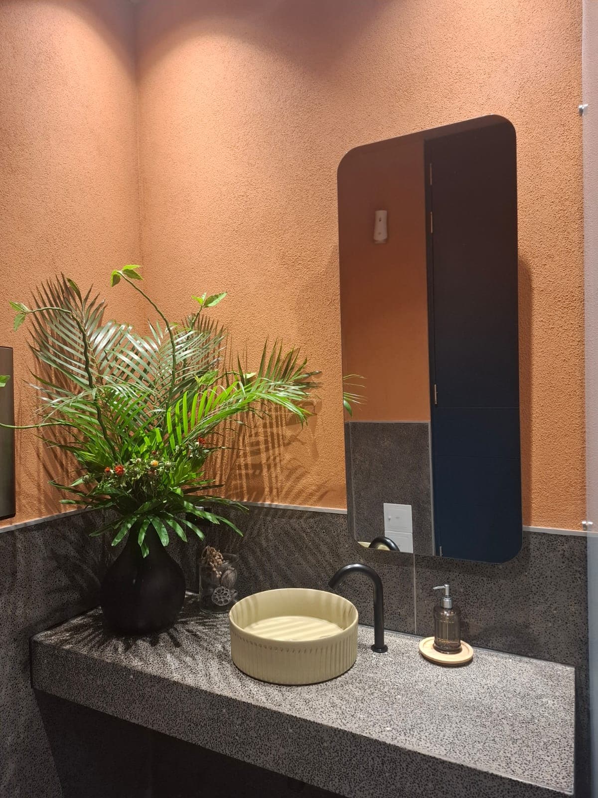 ibis Medellin, Lobby