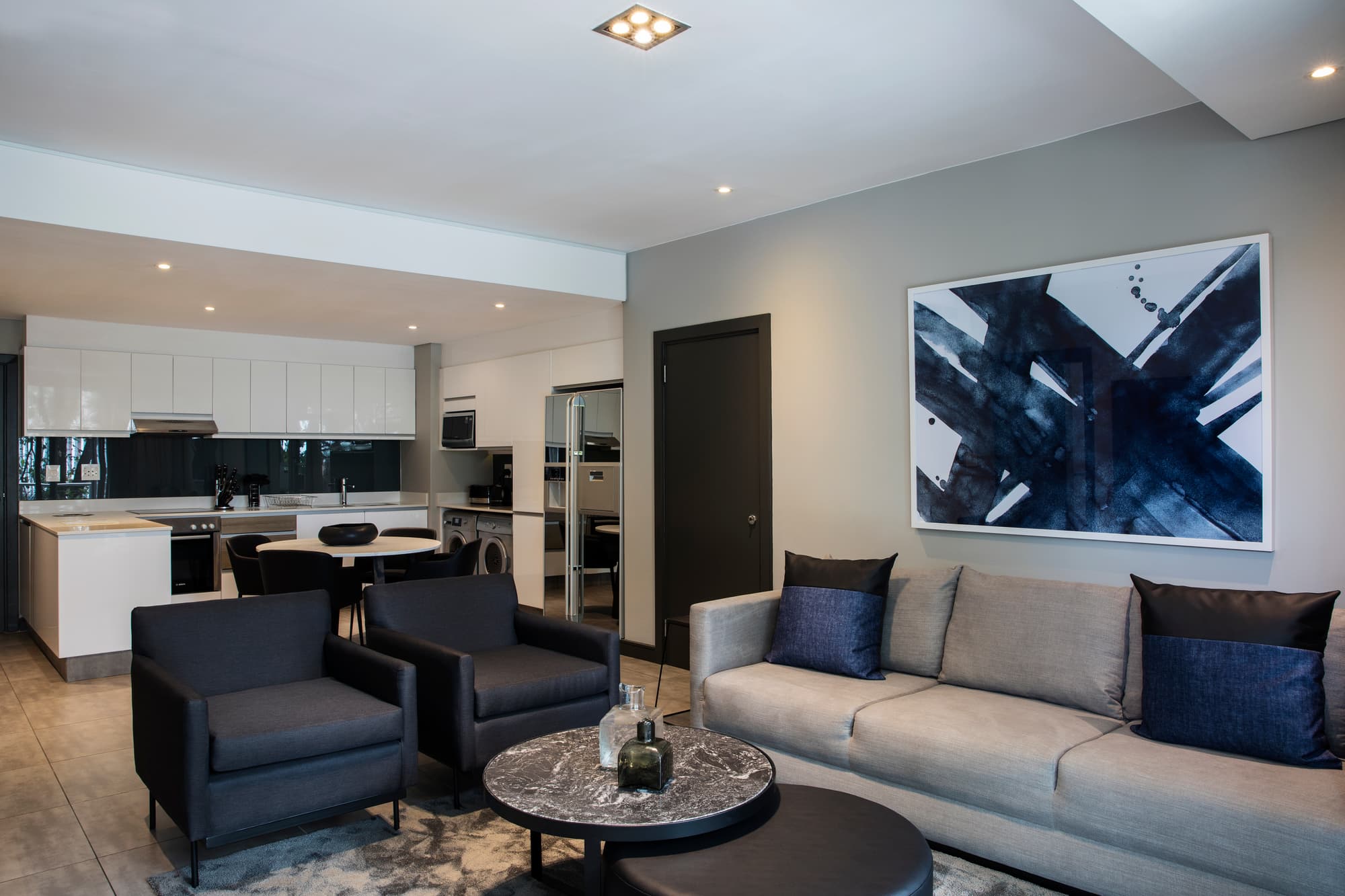 The Capital Empire, Room