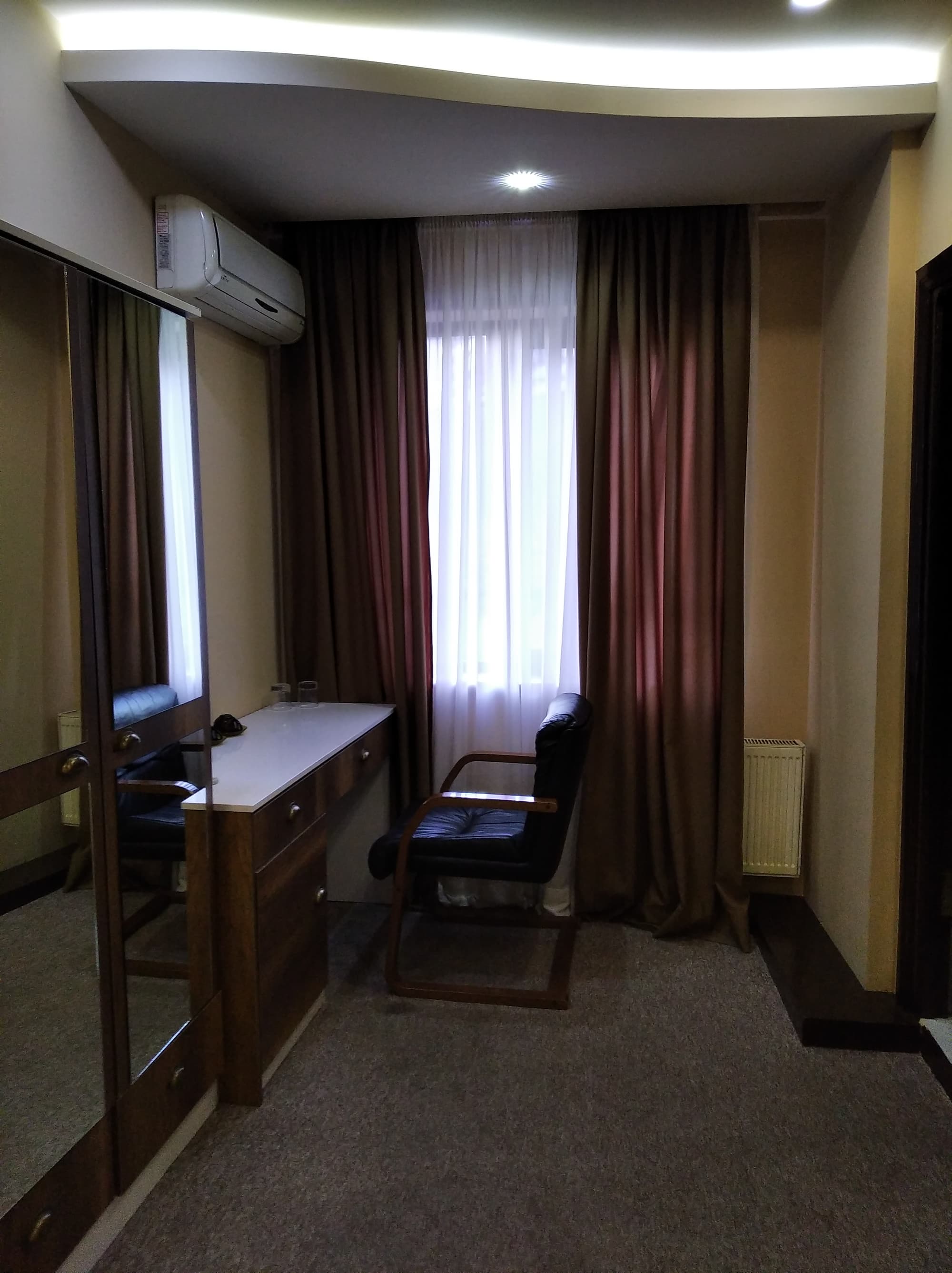 Diplomat Hotel