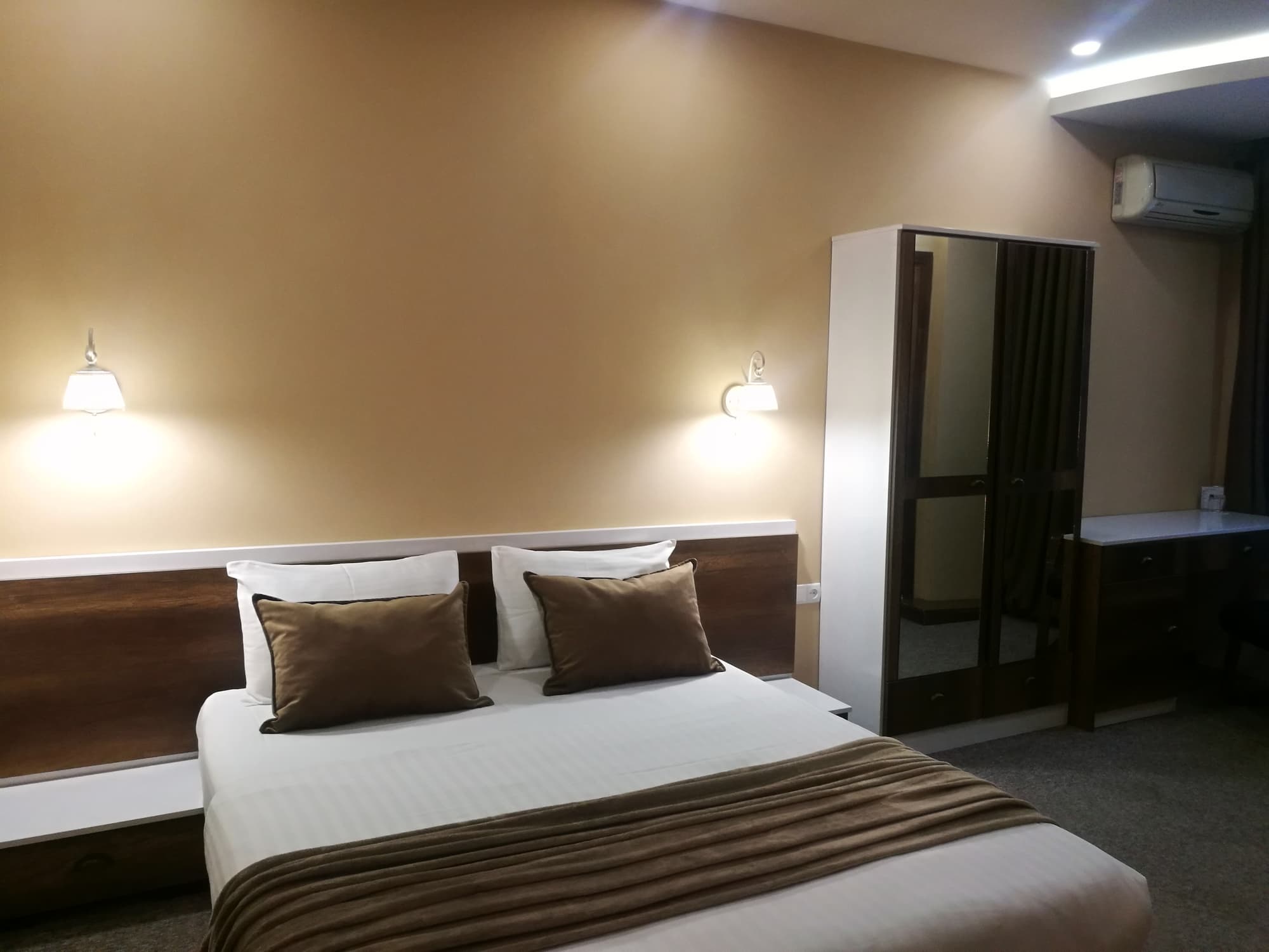 Diplomat Hotel