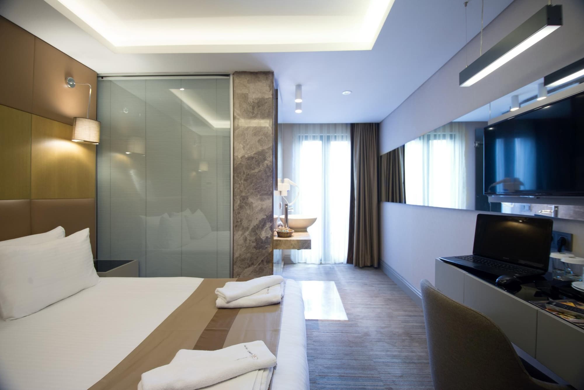 GK Regency Suites