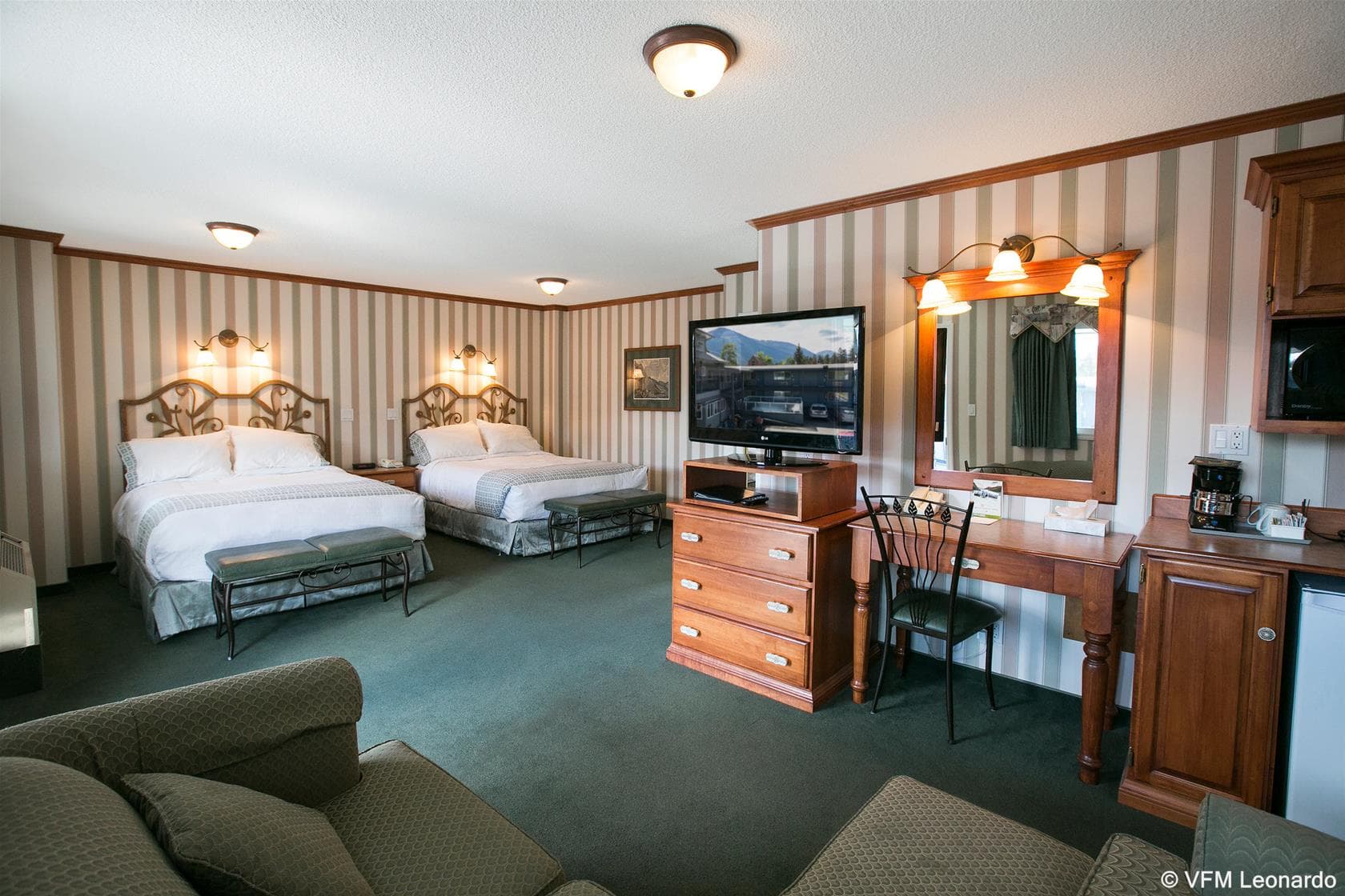 Mount Robson Inn, General view