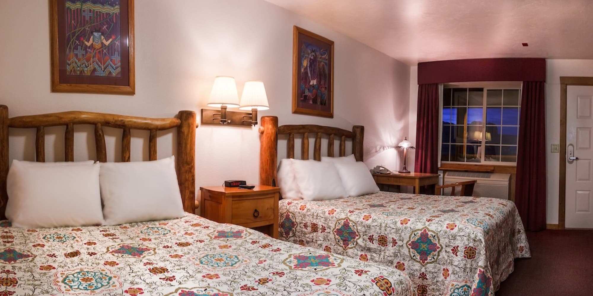 Desert Rose Inn & Cabins