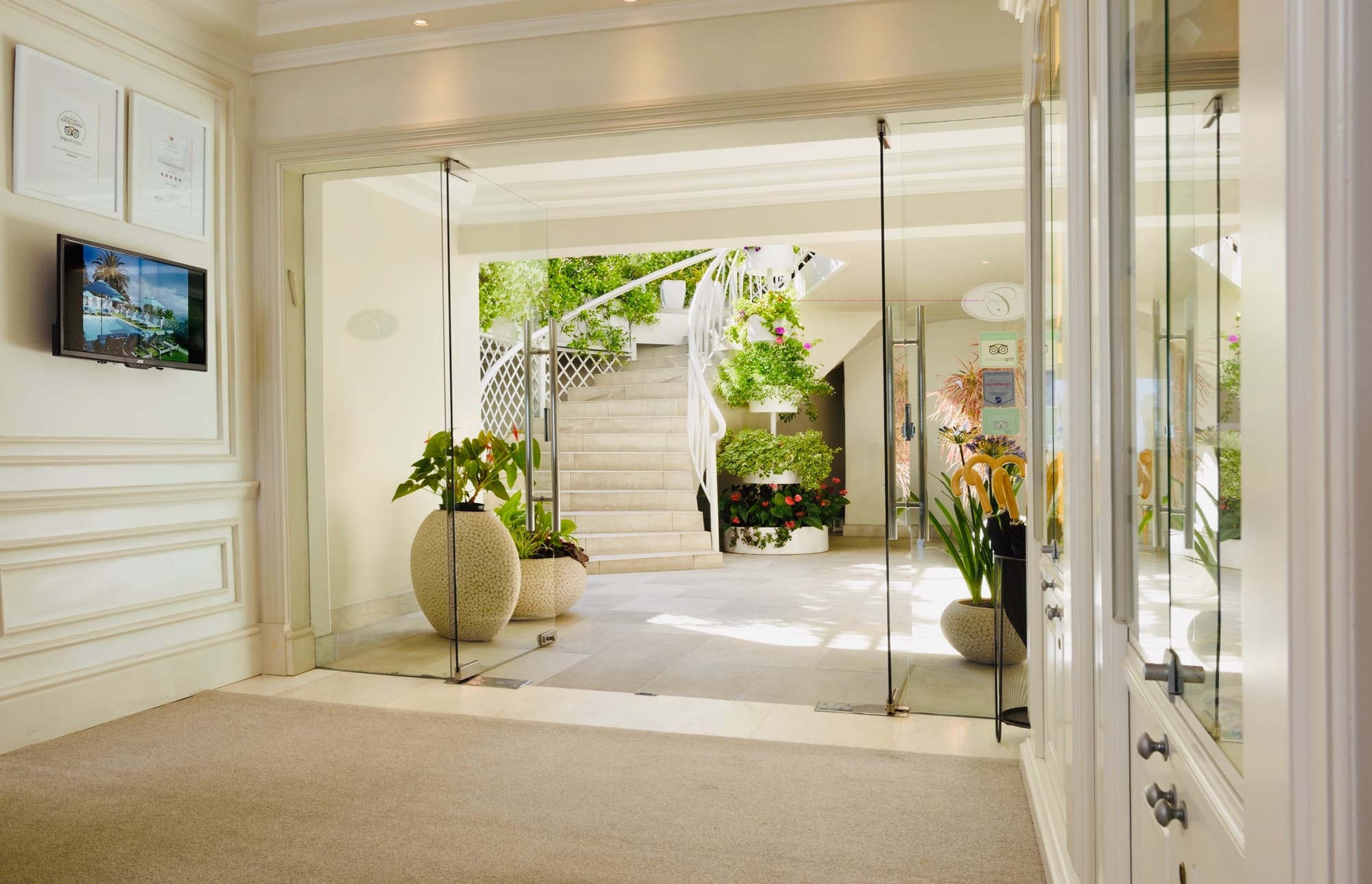 The Clarendon Bantry Bay Hotel, Lobby