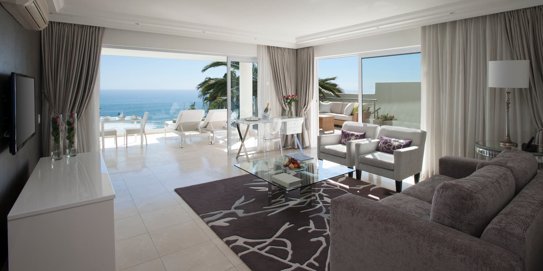 The Clarendon Bantry Bay