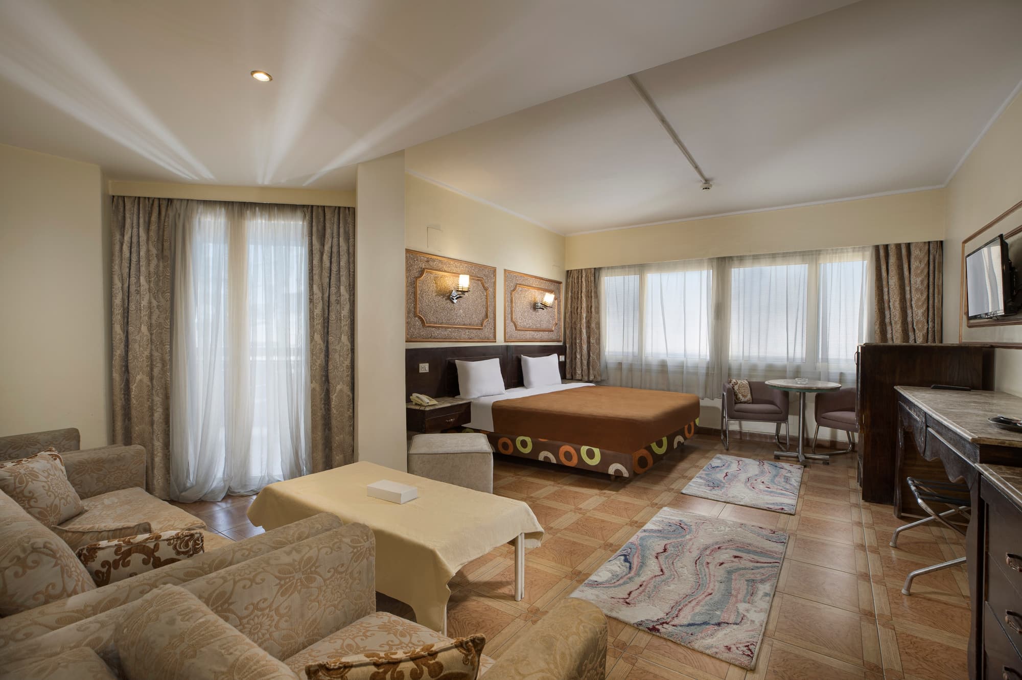 Kanzy Hotel