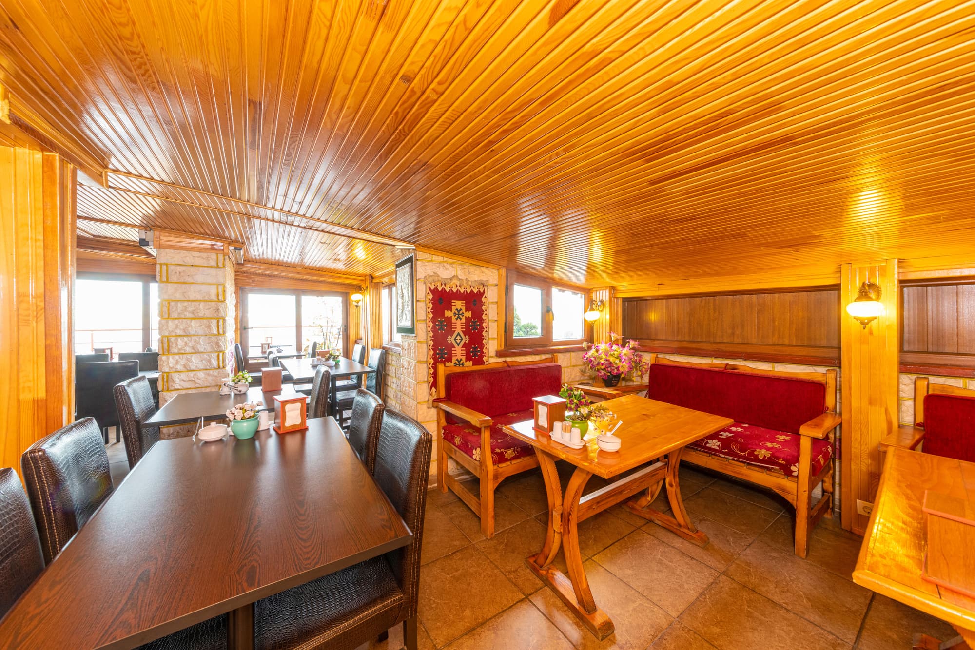 Stone Istanbul, Restaurant