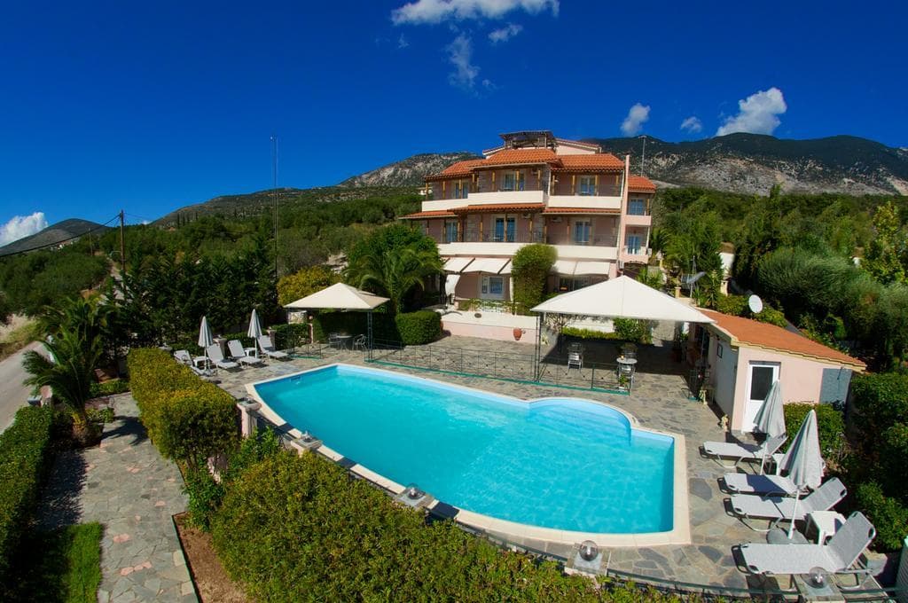 Nostos Studios & Apartments