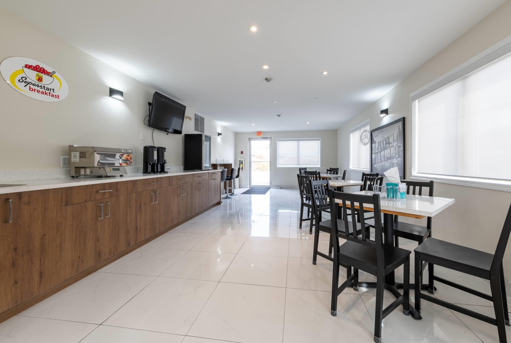 Super 8 by Wyndham Golden