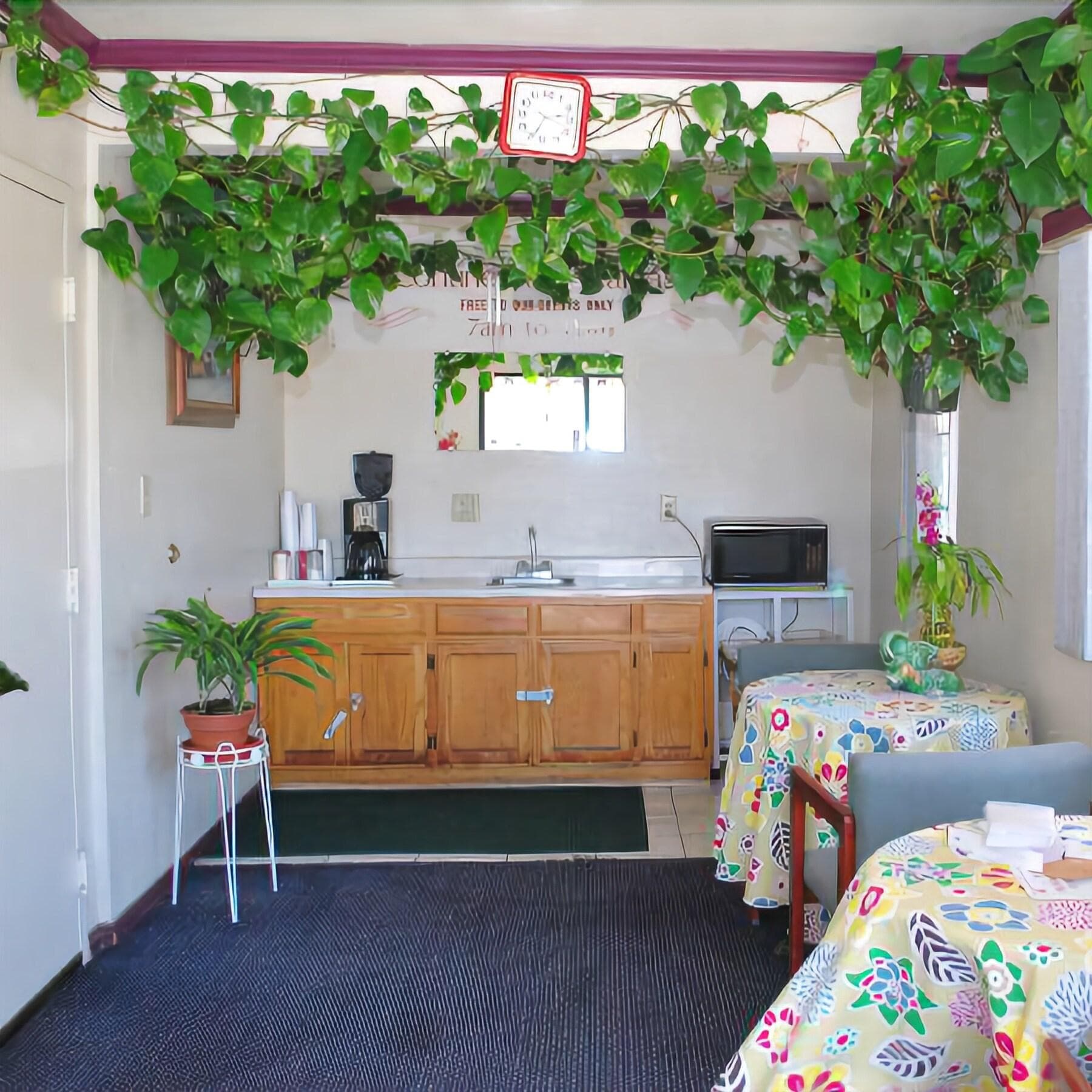 American Inn & Suites LAX Airport, Lobby