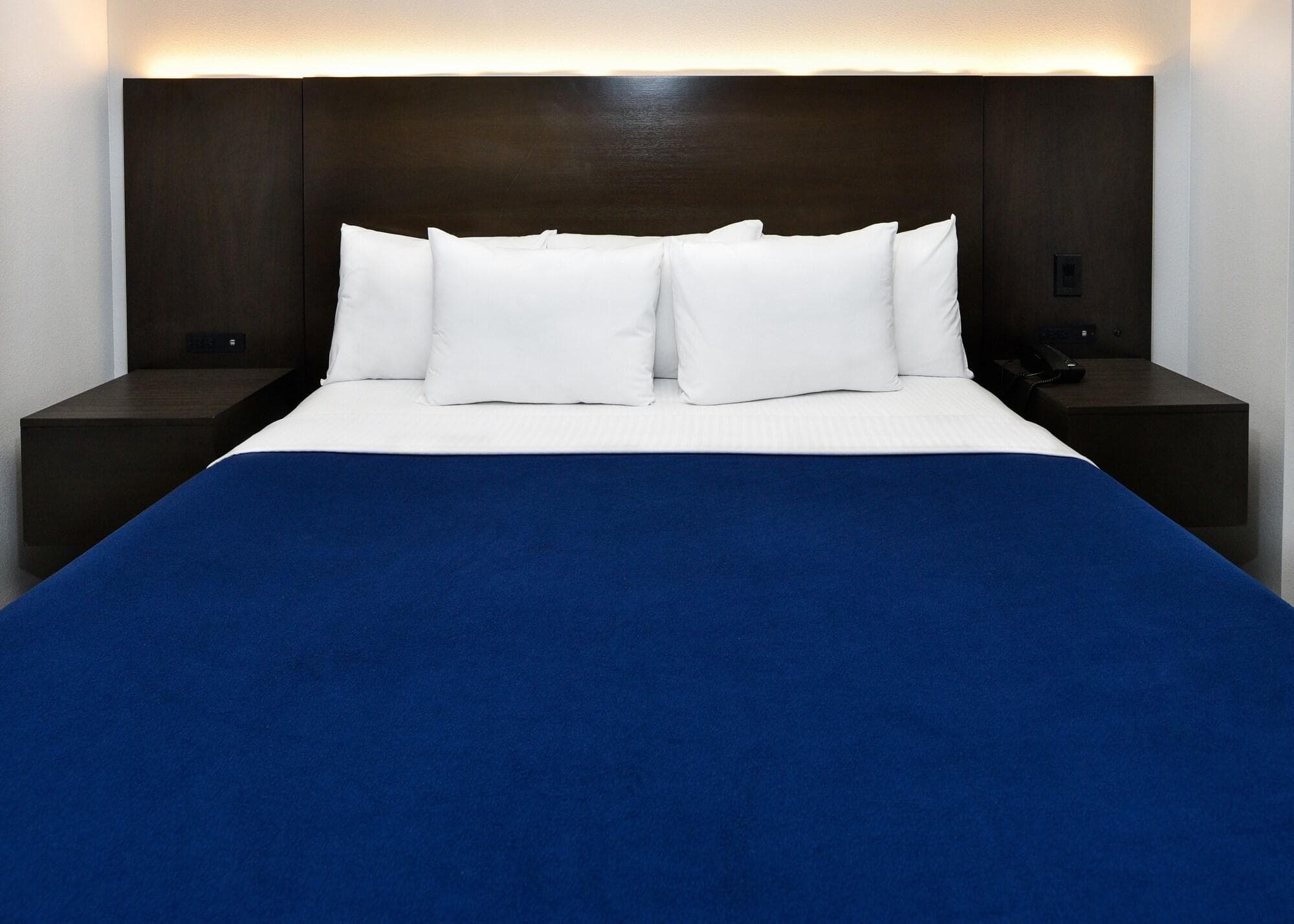 Hollywood Inn Express LAX