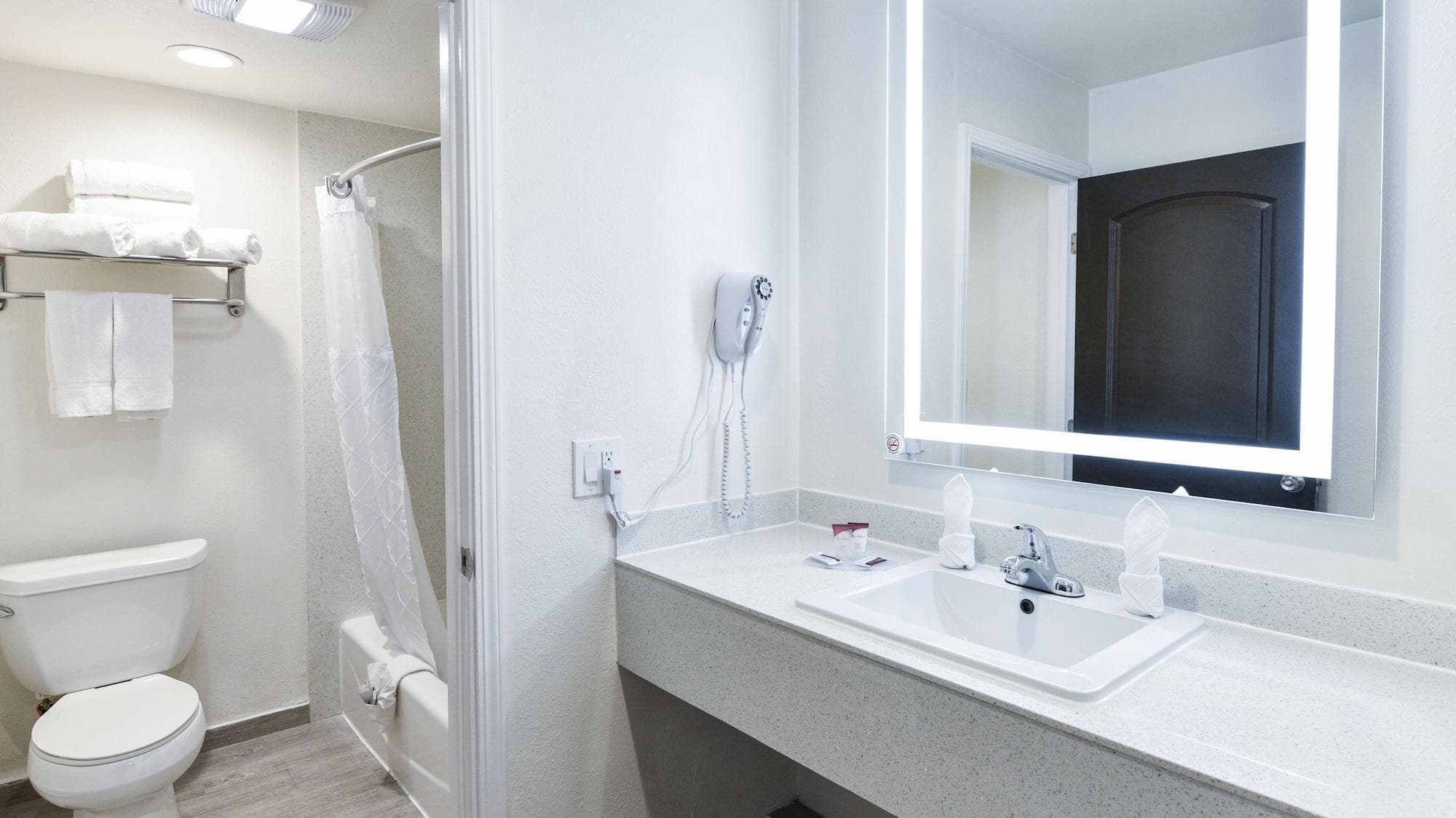 Hollywood Inn Express LAX