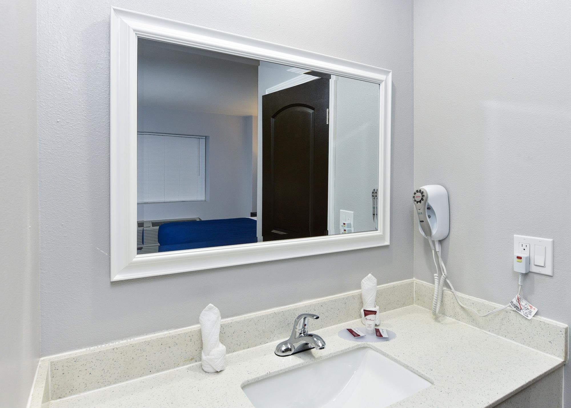 Hollywood Inn Express LAX
