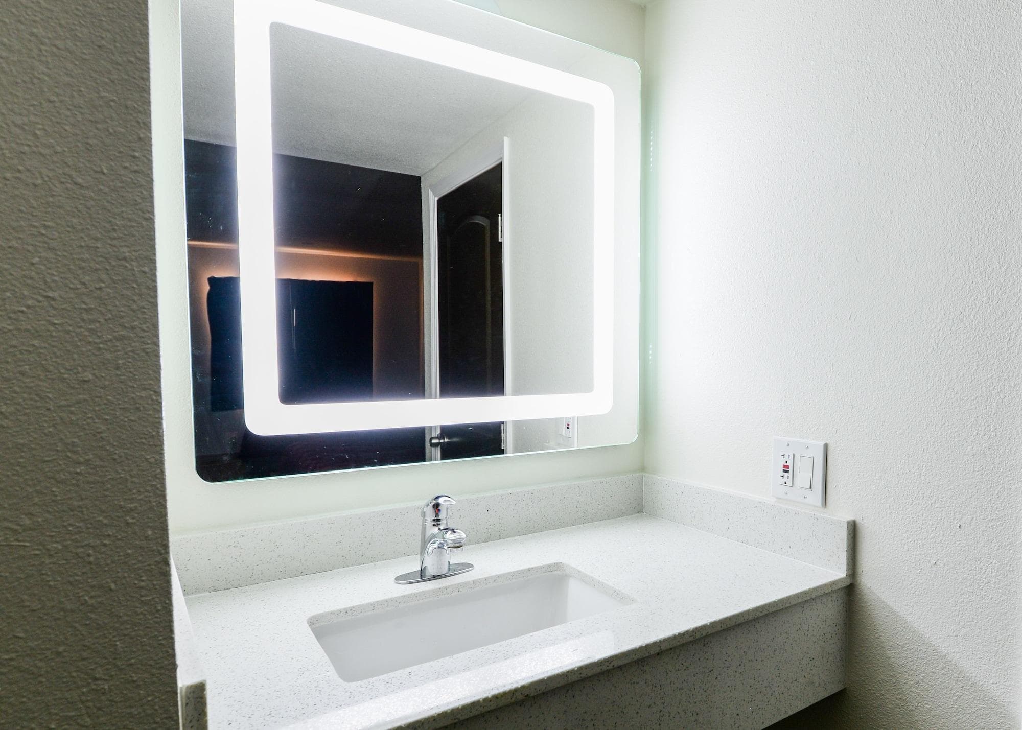 Hollywood Inn Express LAX