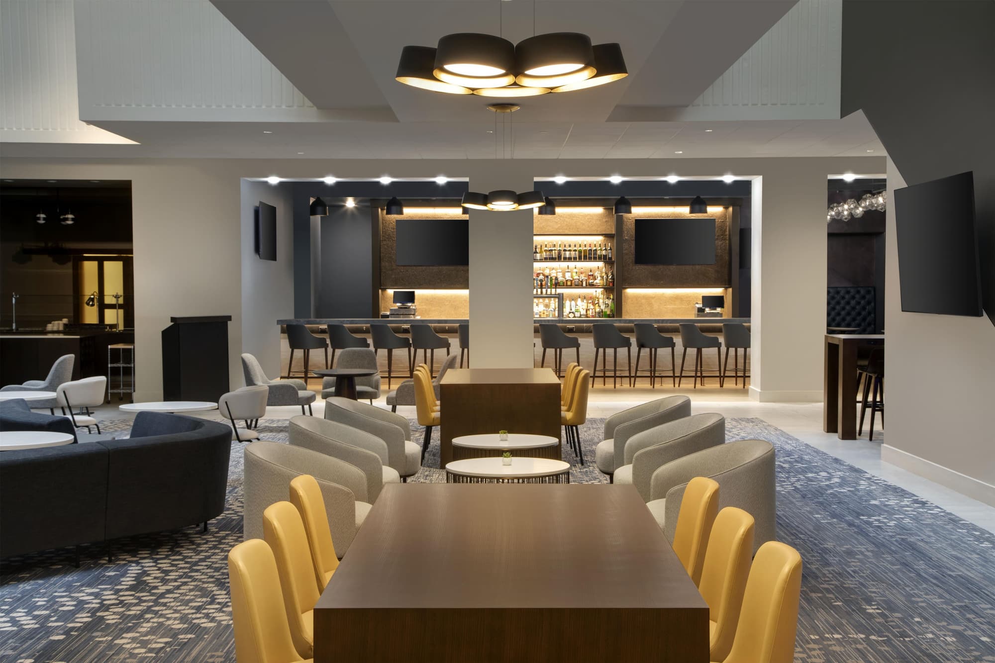 Hyatt Regency Milwaukee, Lobby