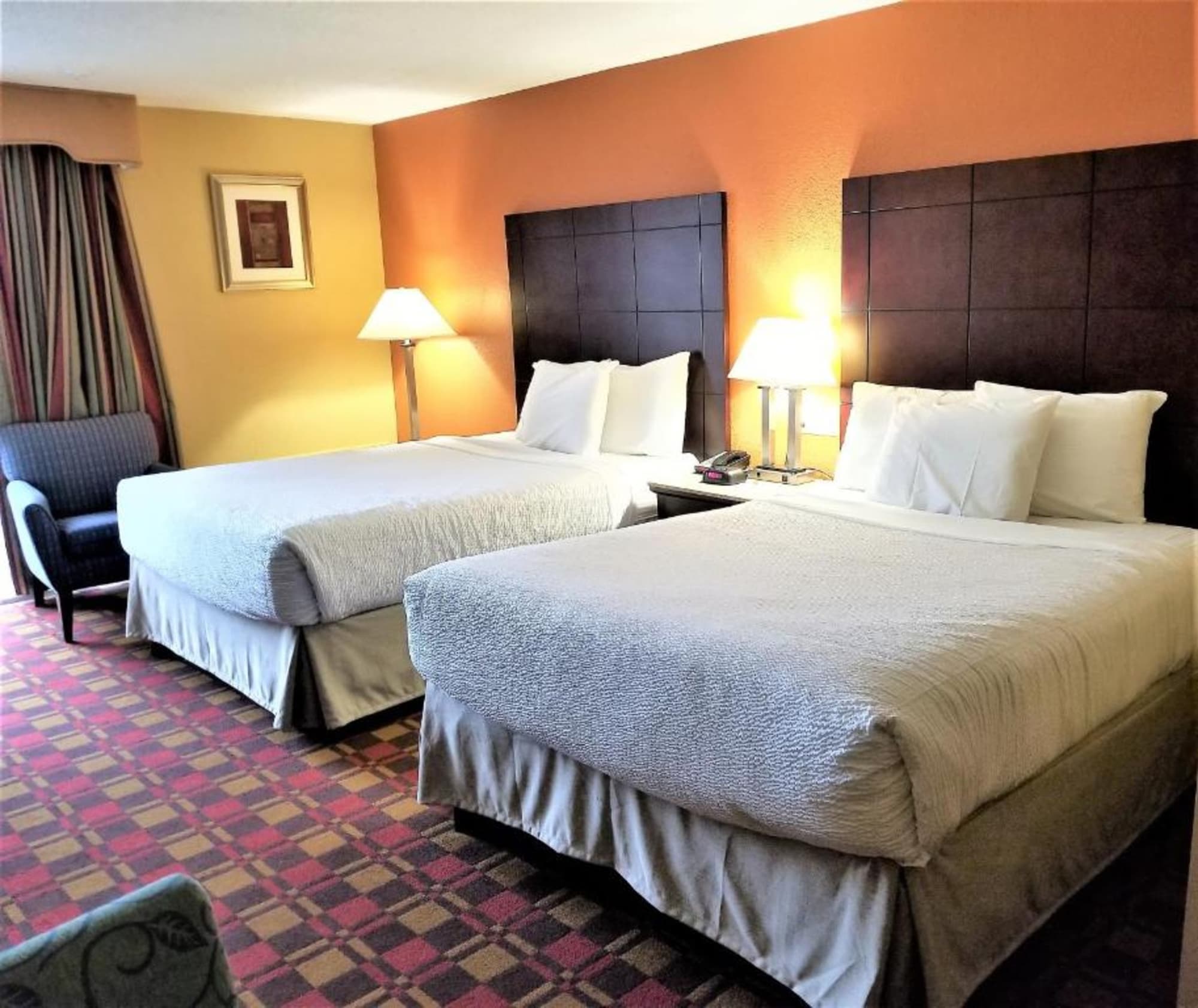 Howard Johnson By Wyndham Clifton Nj