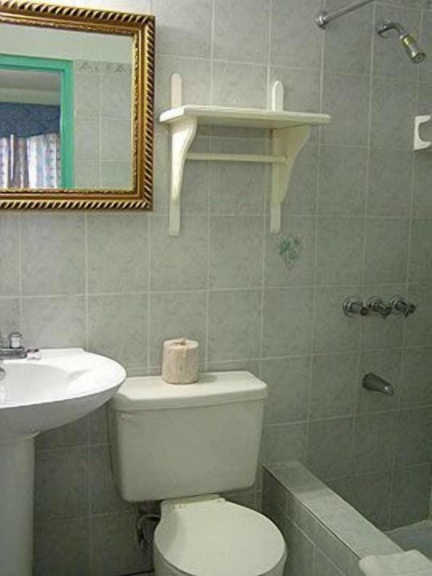 GOLD NUGGET HOTEL, Room