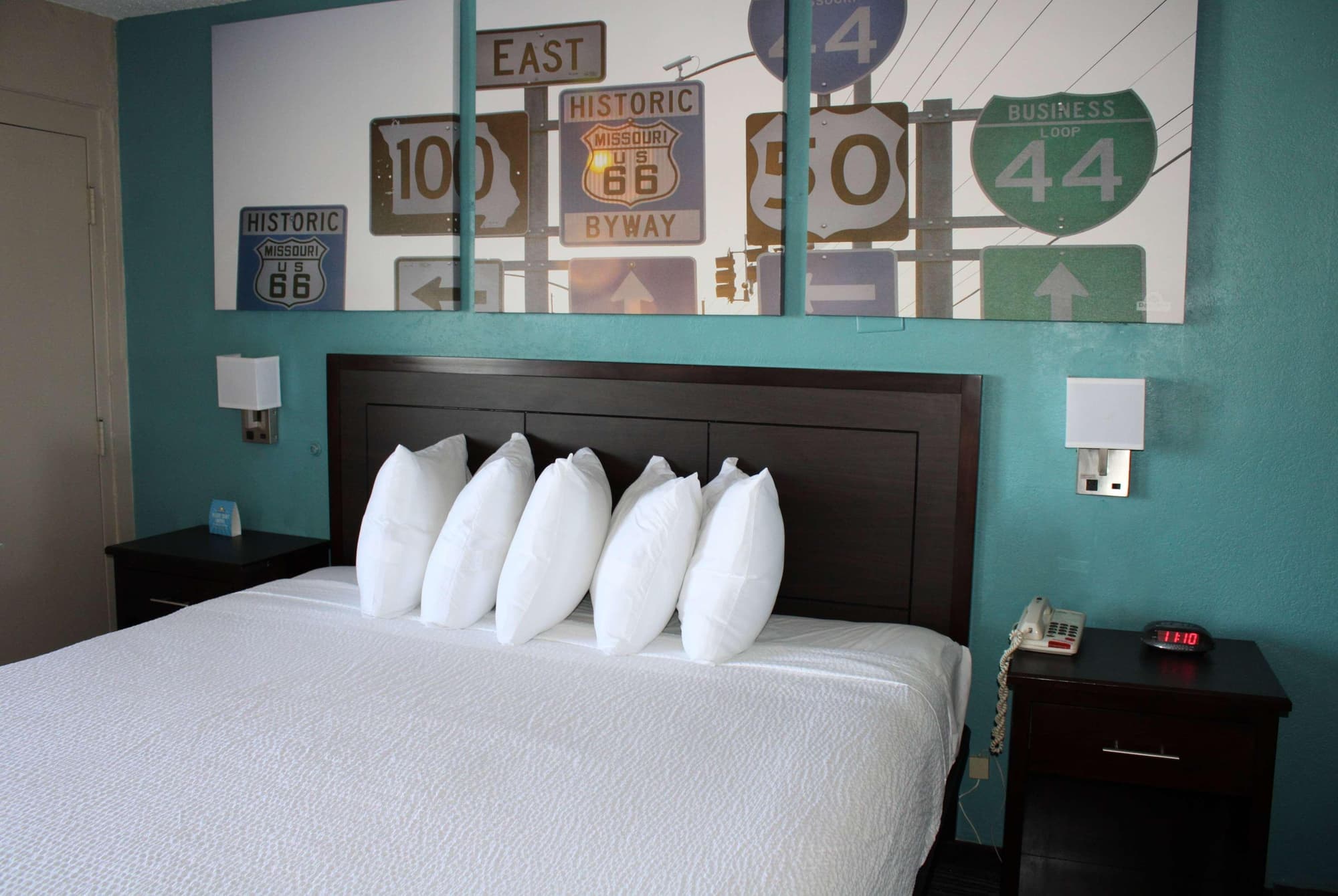 Days Inn & Suites By Wyndham Springfield On I-44