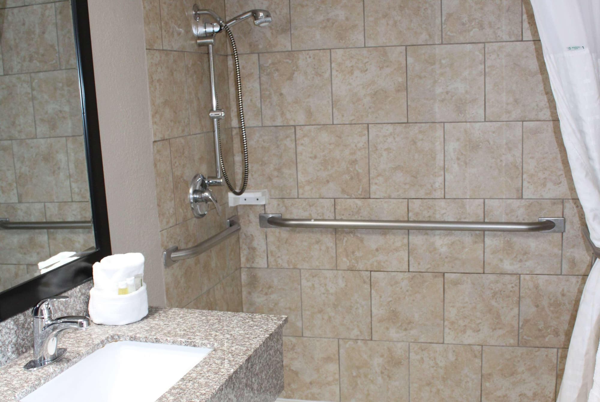 Days Inn & Suites By Wyndham Springfield On I-44