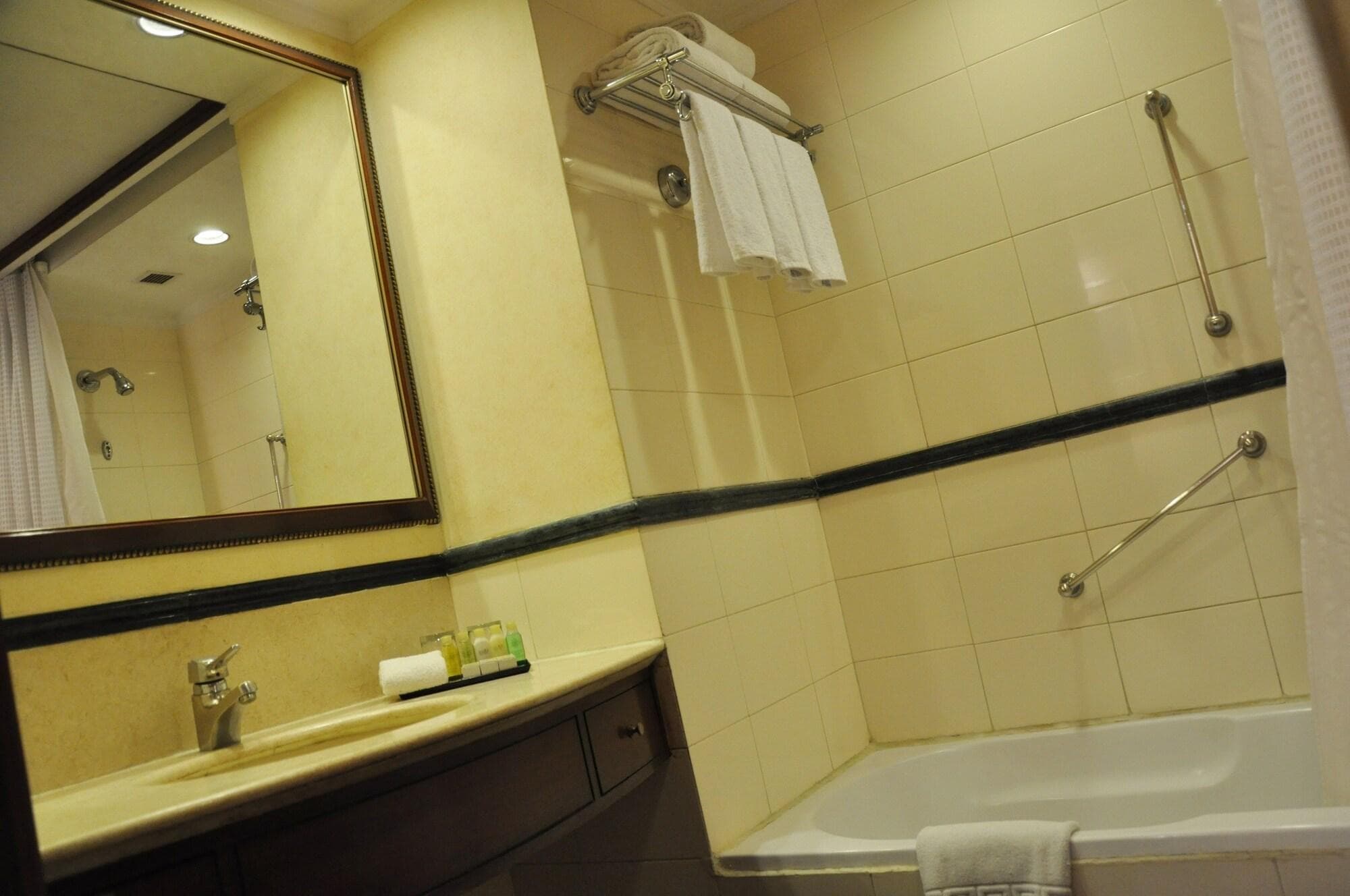 Radisson Hotel Varanasi, Room