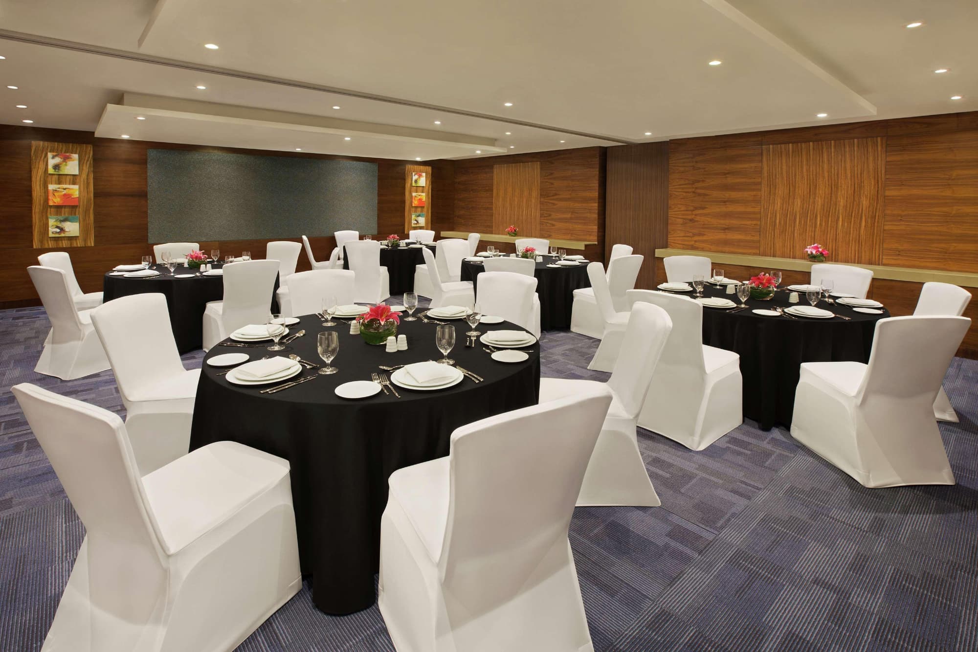 DoubleTree by Hilton Hotel & Residences Dubai Al B