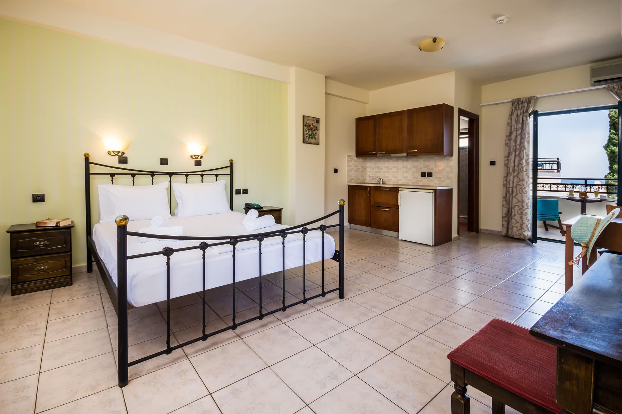 Dias Hotel & Apts