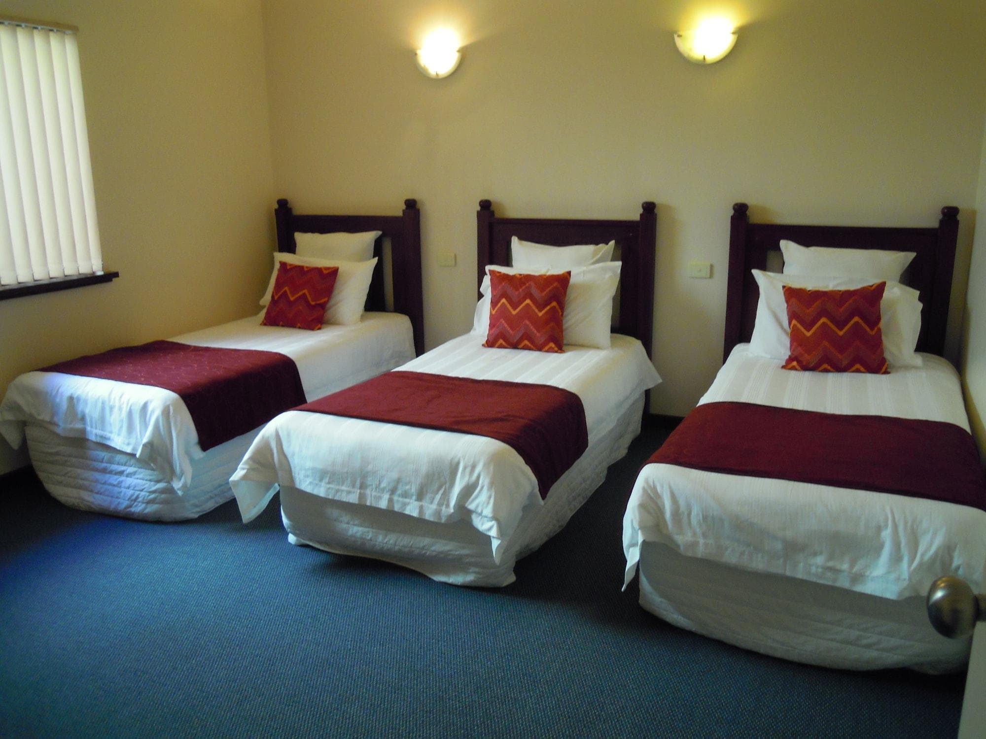 Tree Top Walk Motel, Room