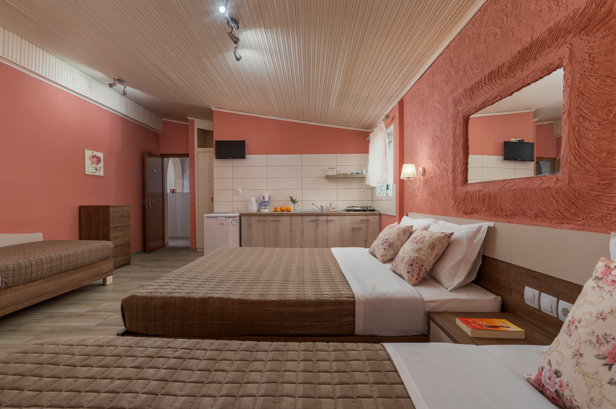 Ouzas  Luxury Hotel