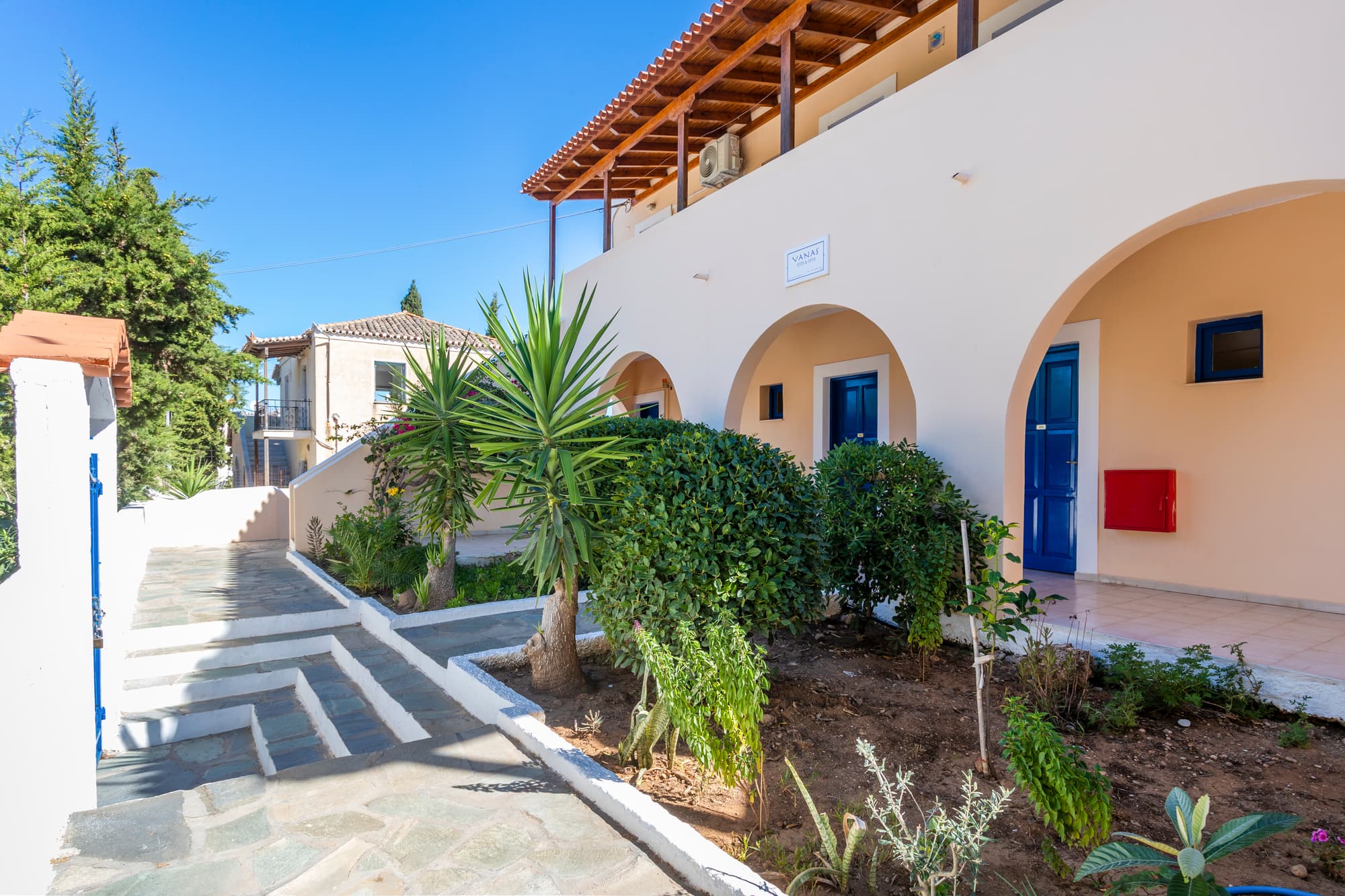 Vanas Apartments