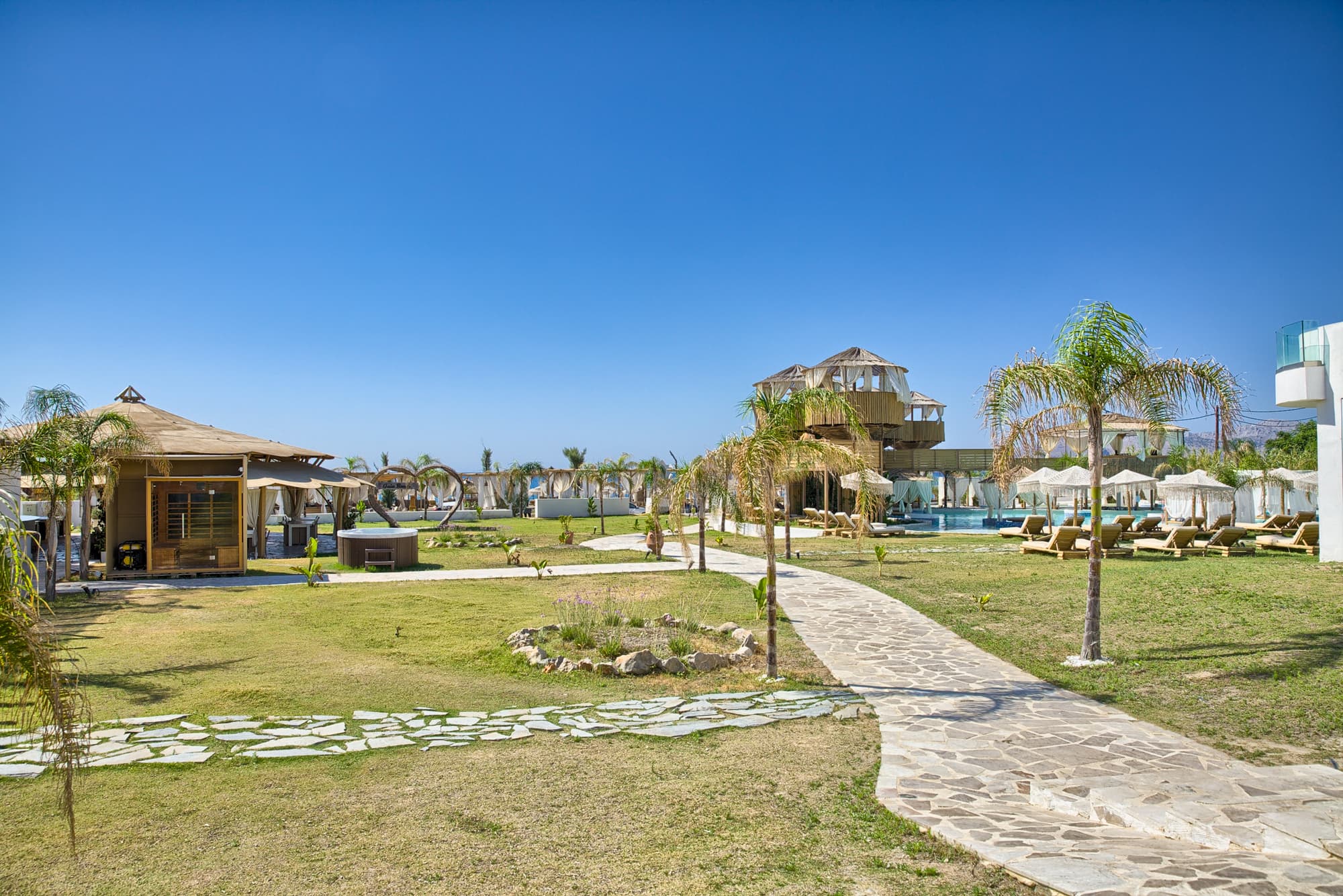 Alia suites & Alia beachfront suites and spa
