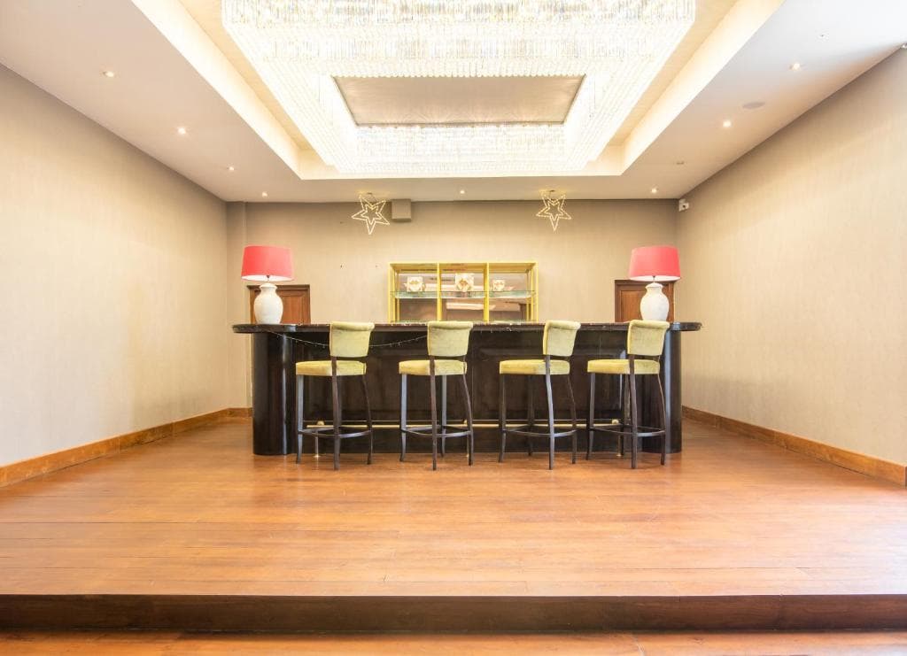 Oak Ray Regency Hotel