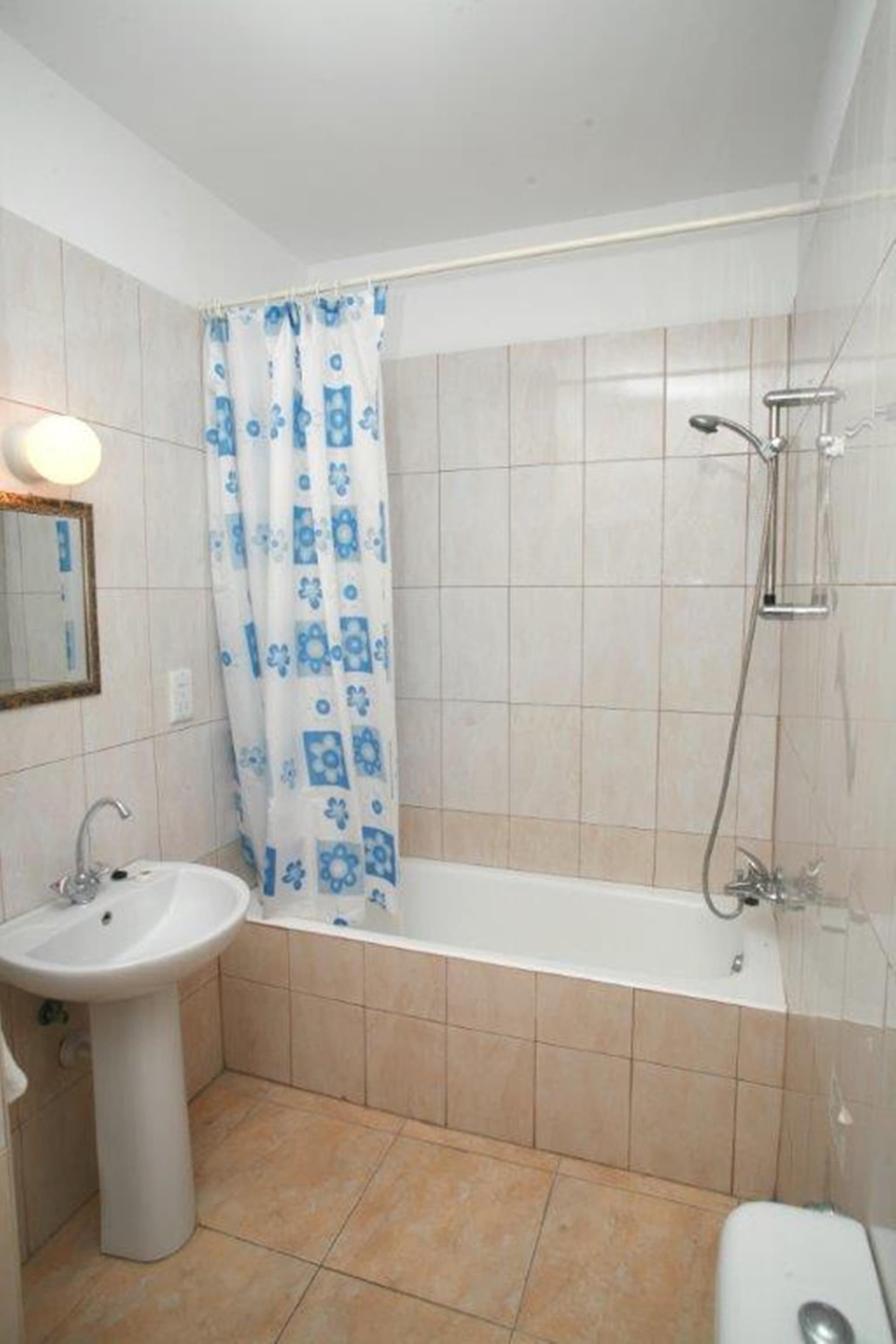 New York Plaza Hotel Apartments