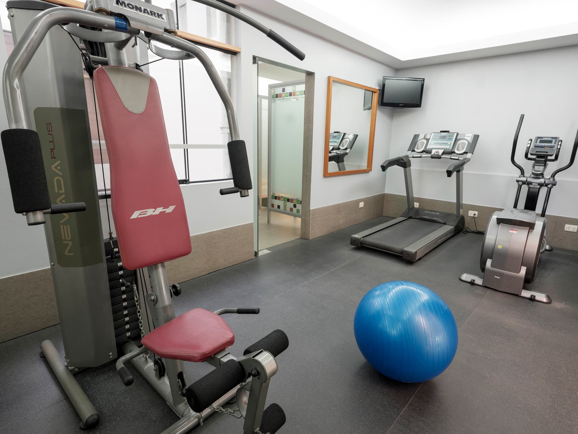 Qorianka Hotel, Sports and Entertainment