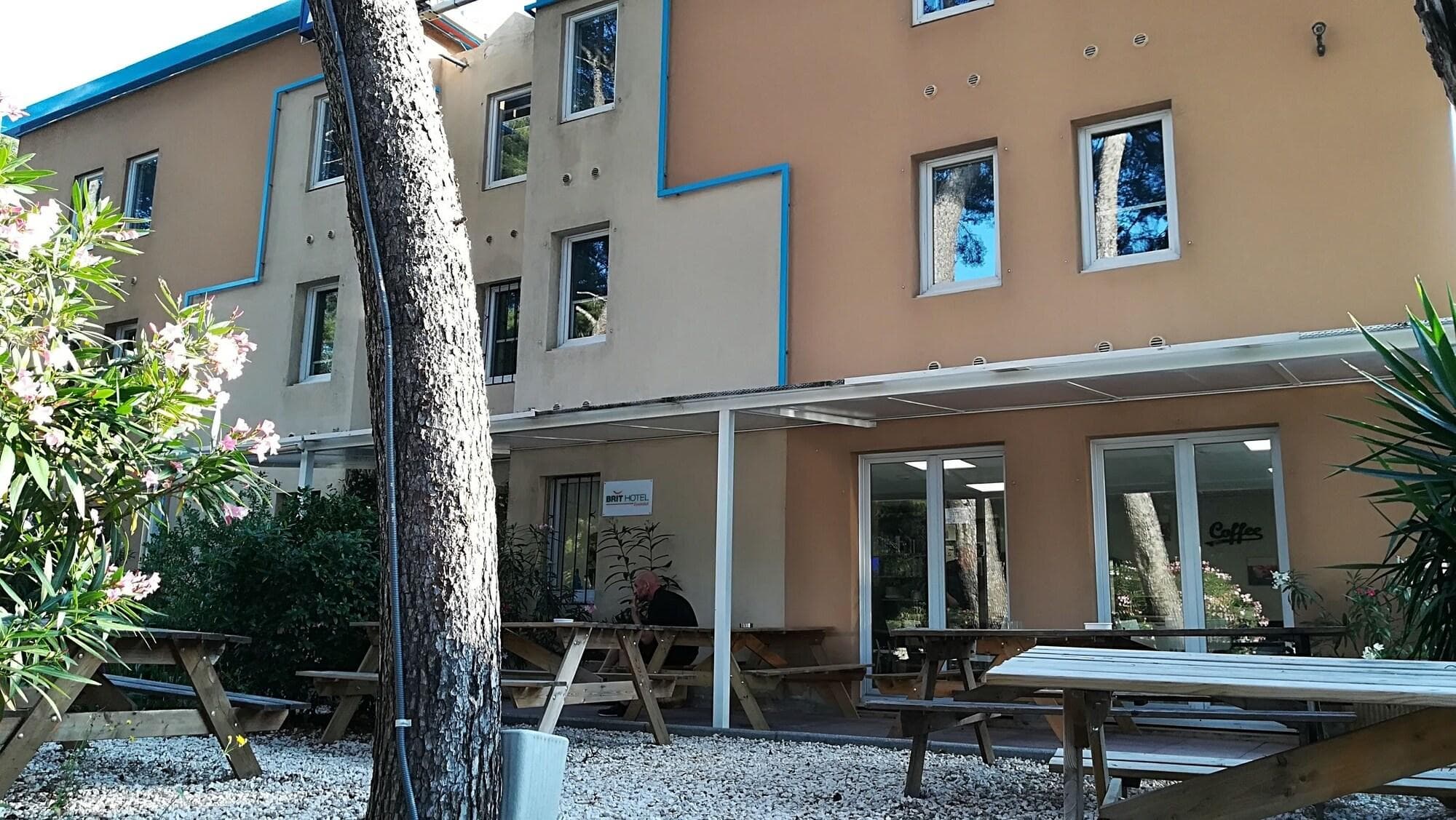 BRIT HOTEL TOULON - Parc Azur