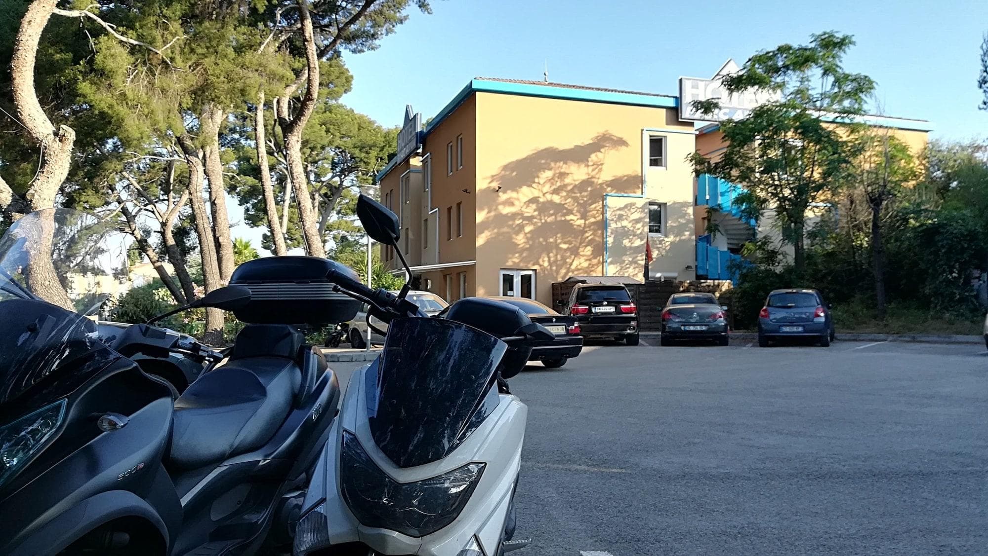 BRIT HOTEL TOULON - Parc Azur