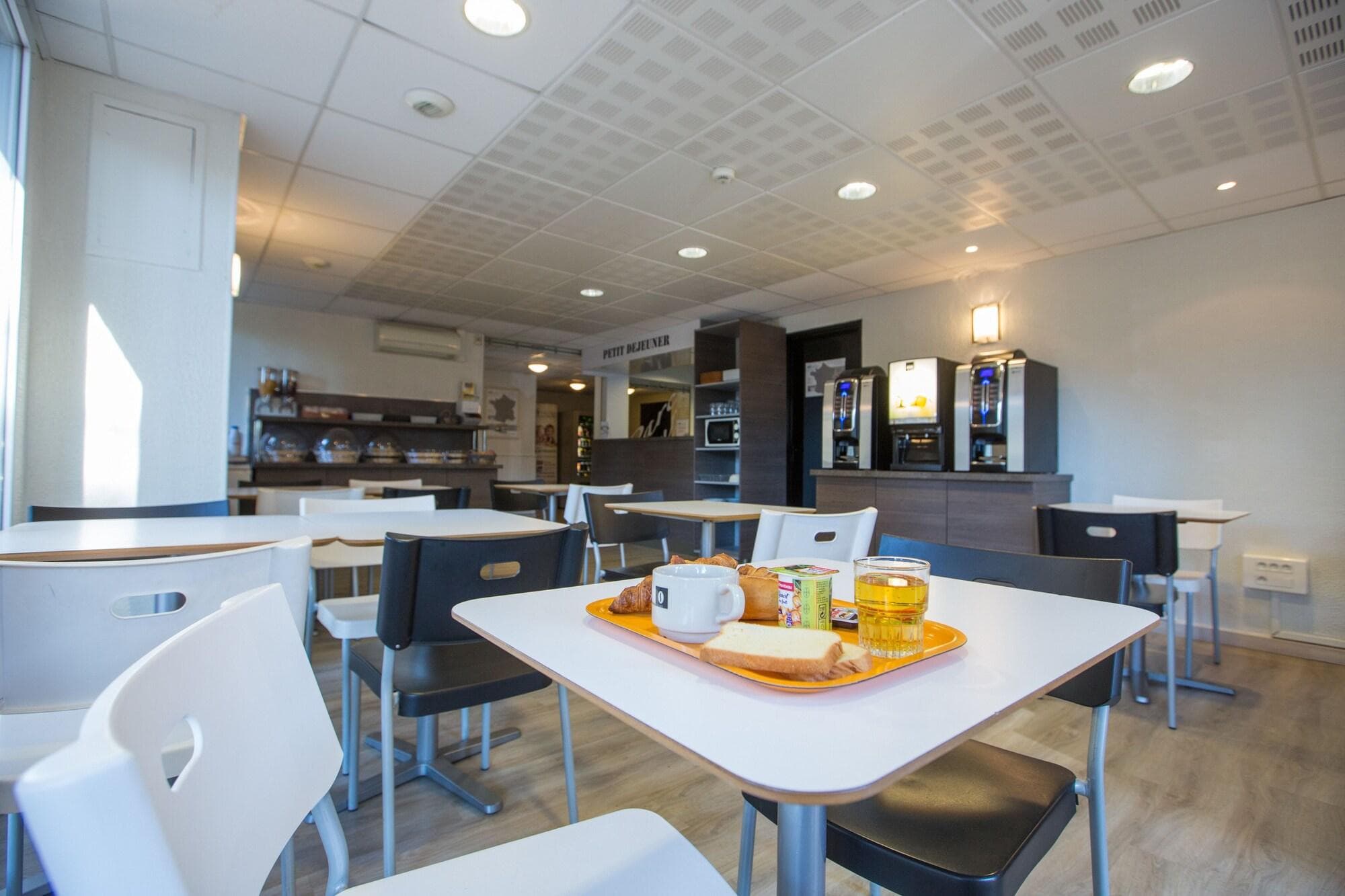 BRIT HOTEL TOULON - Parc Azur
