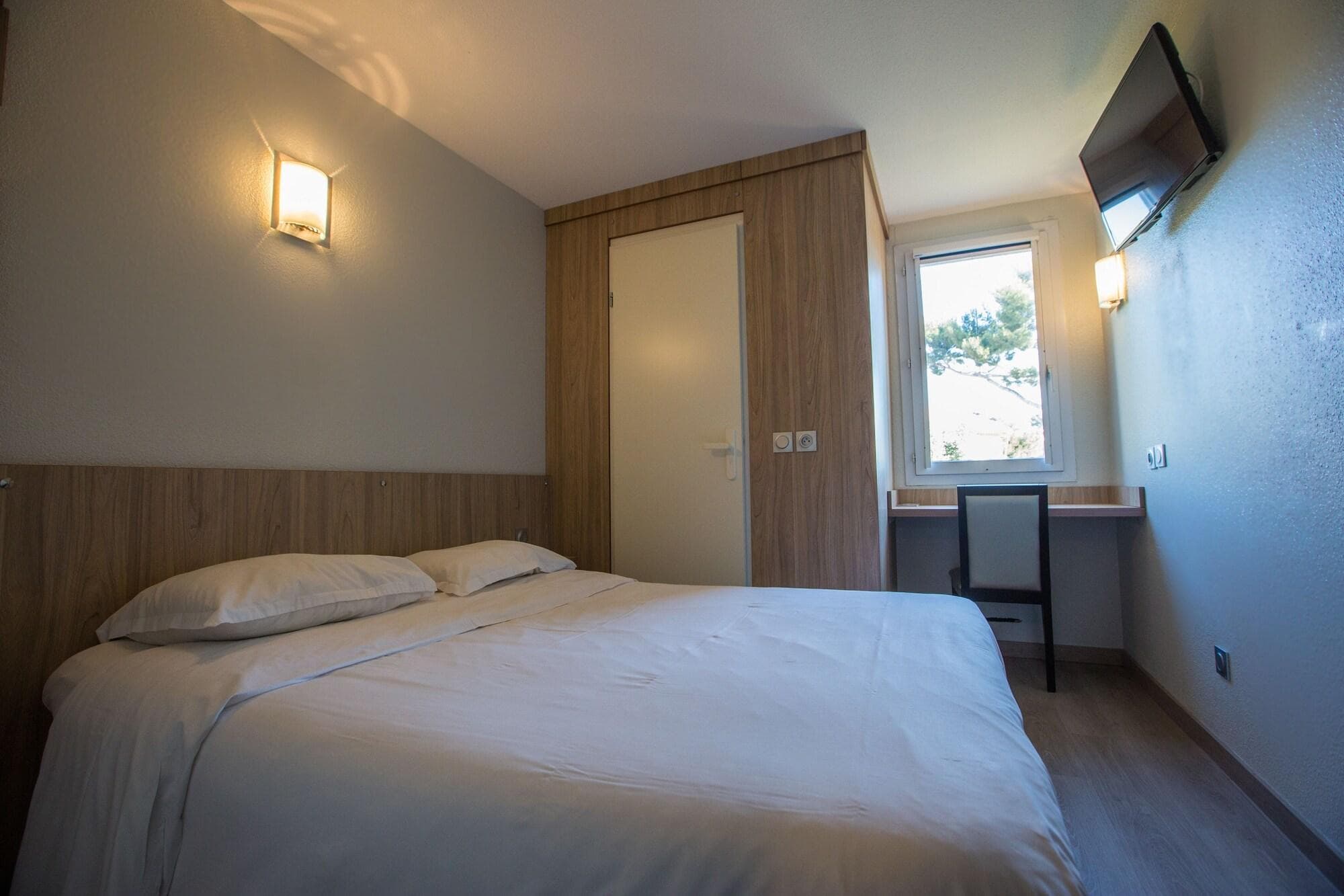 BRIT HOTEL TOULON - Parc Azur