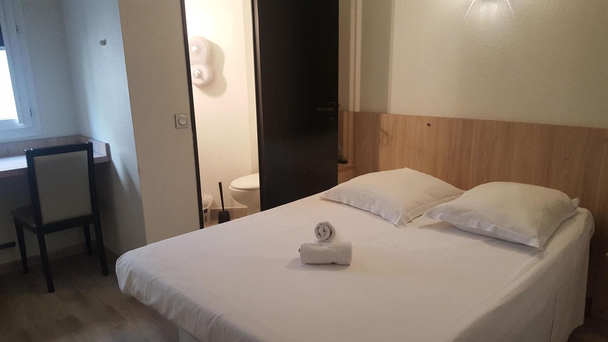 BRIT HOTEL TOULON - Parc Azur