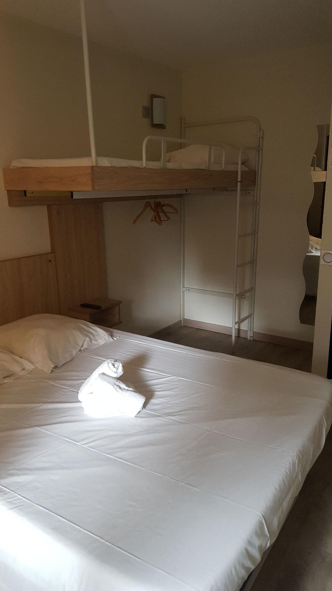 BRIT HOTEL TOULON - Parc Azur