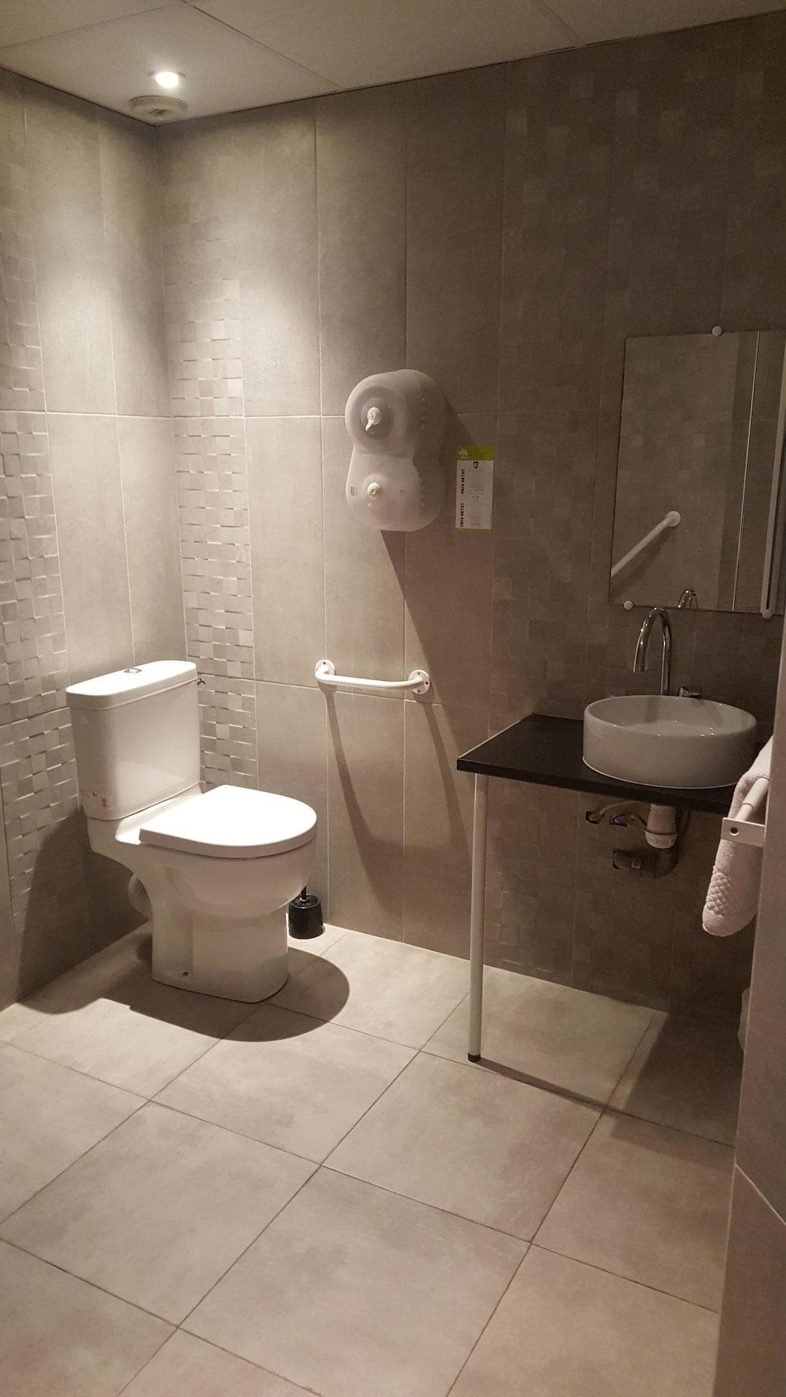BRIT HOTEL TOULON - Parc Azur