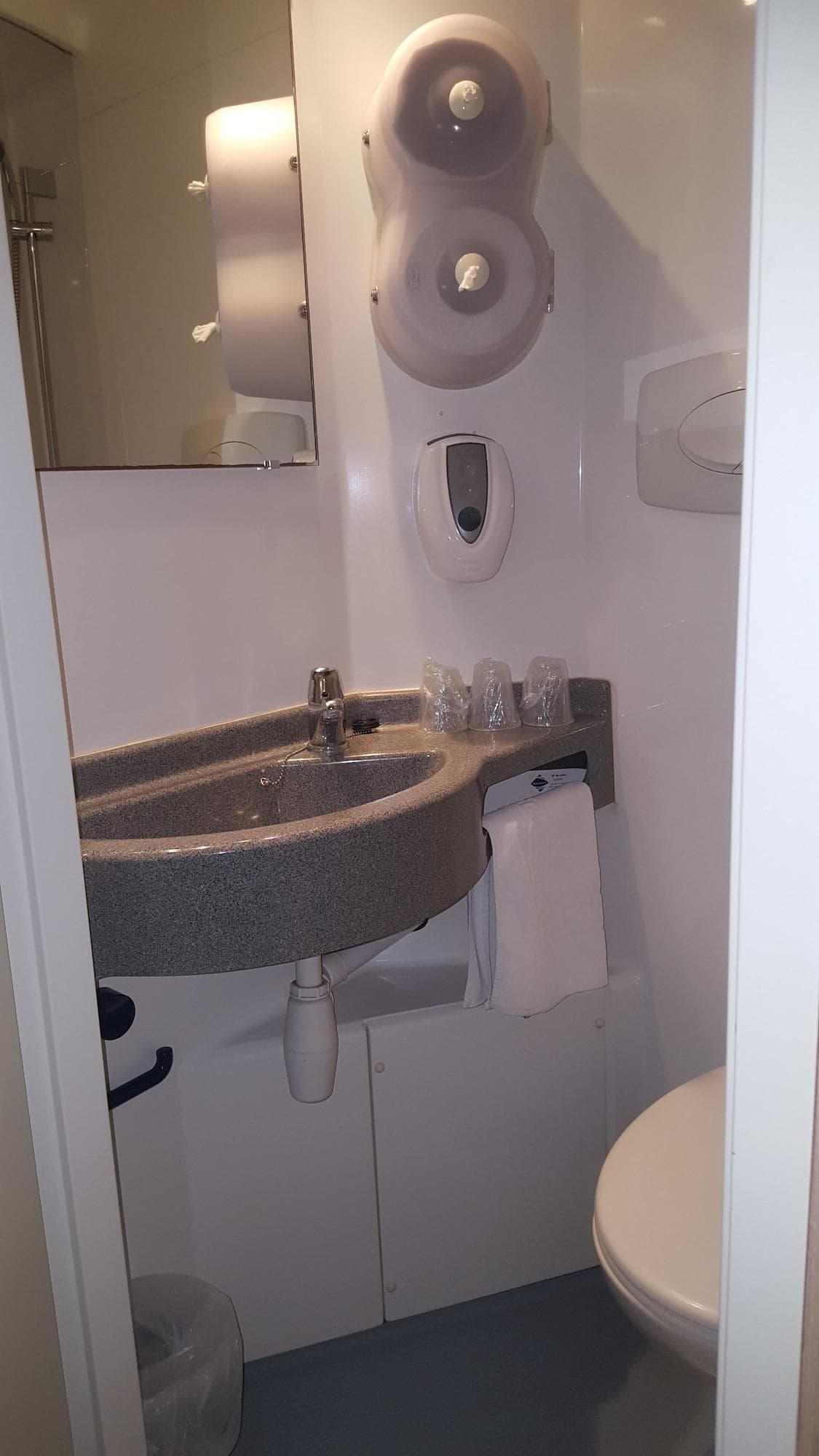 BRIT HOTEL TOULON - Parc Azur
