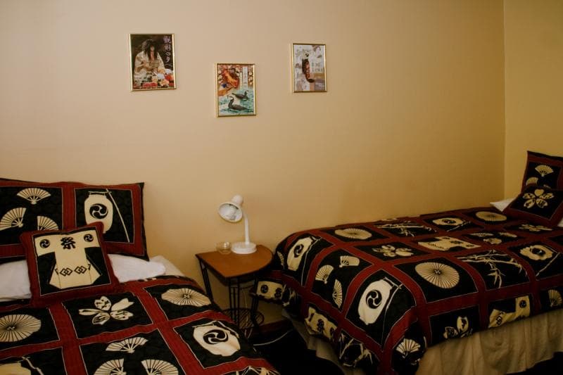 Brook House Bed & Breakfast and Cottages