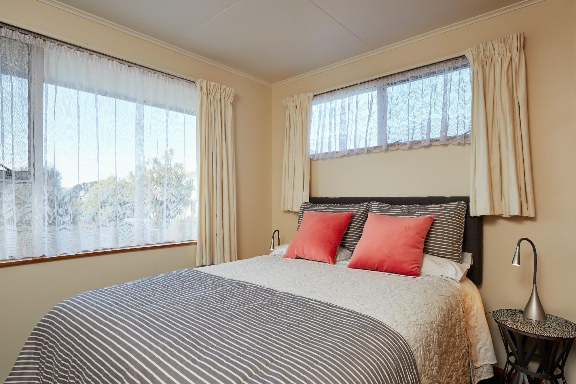 Brook House Bed & Breakfast and Cottages