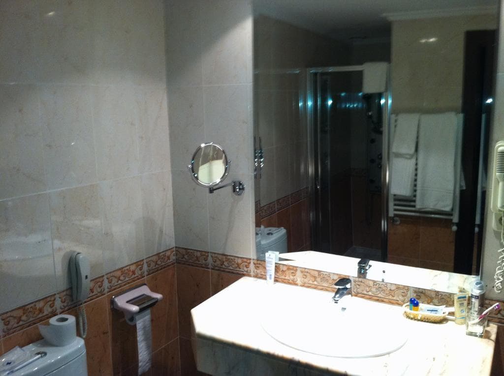 Hotel Leonor Miron
