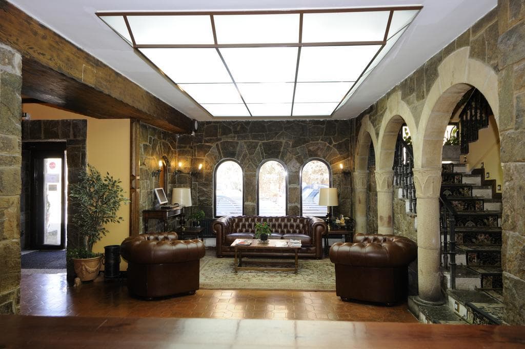 Hotel Leonor Miron