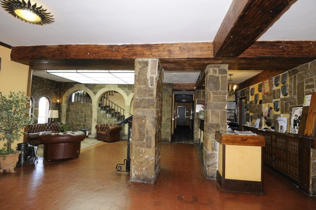 Hotel Leonor Miron