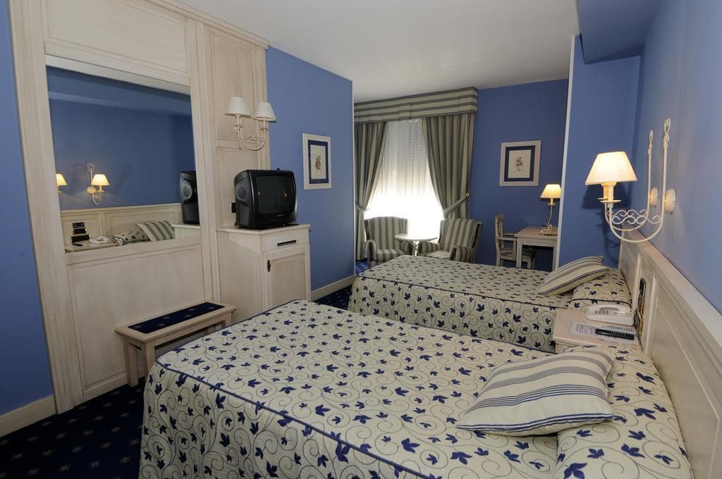 Hotel Leonor Miron