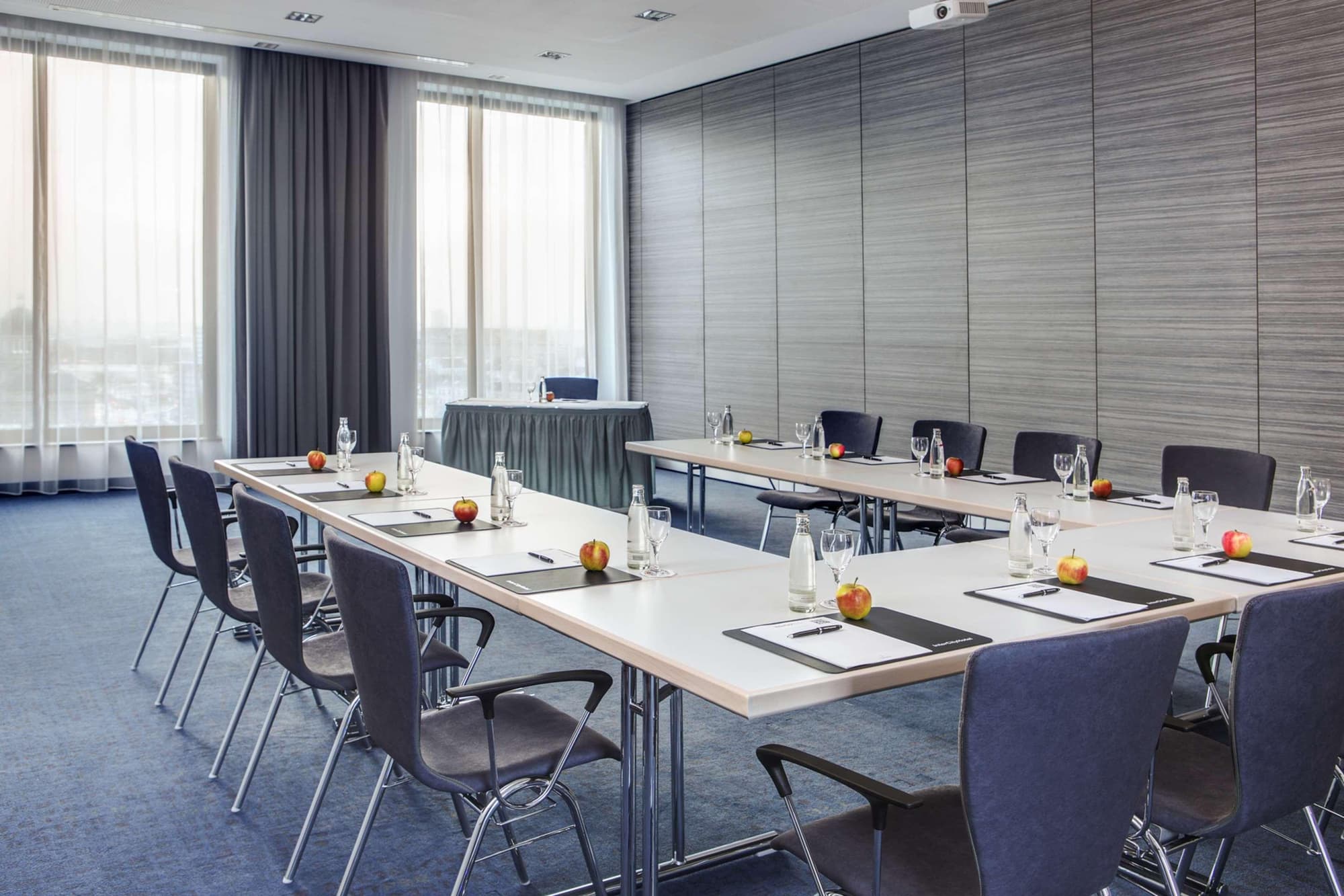 IntercityHotel Hamburg Dammtor