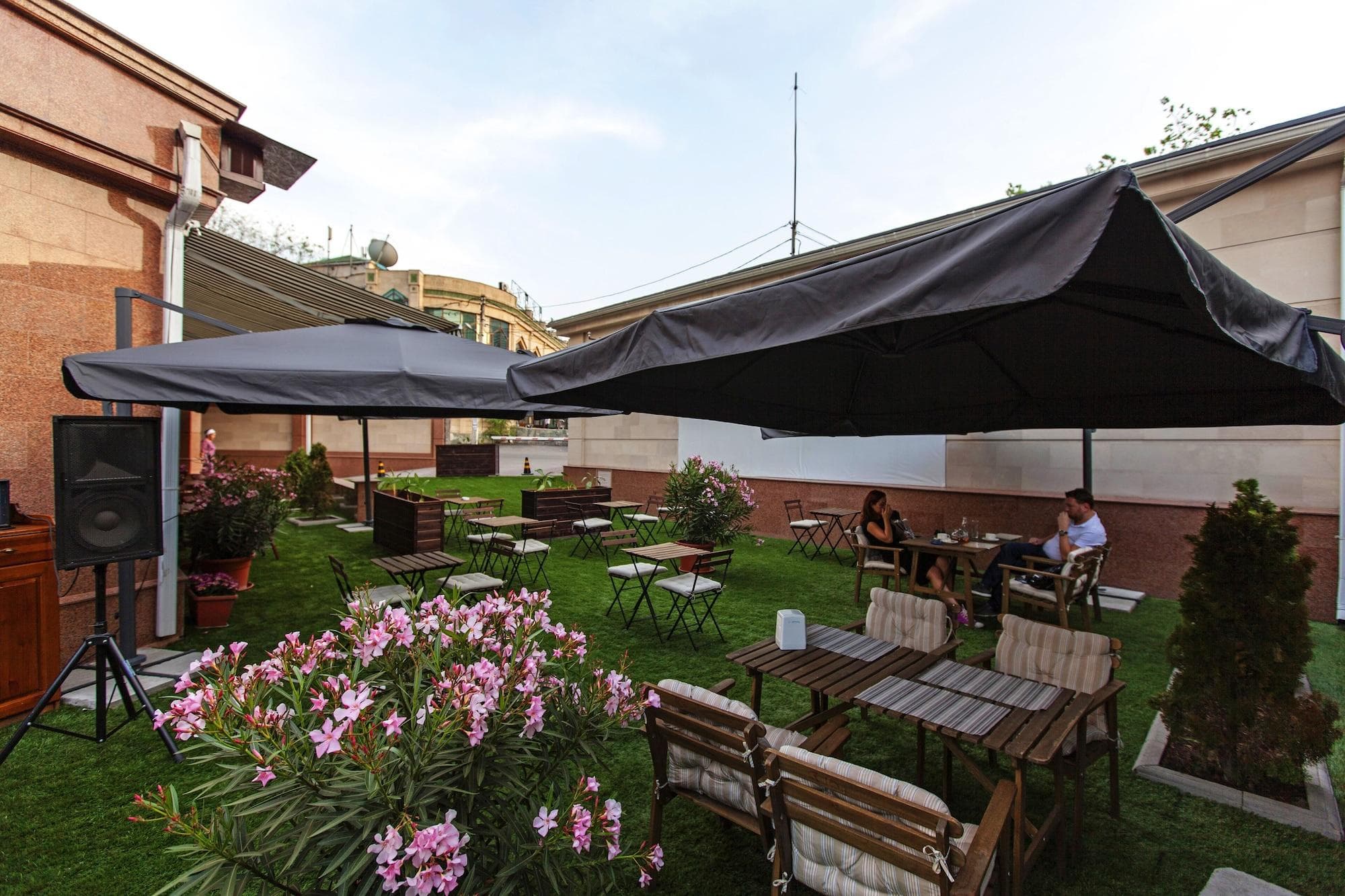 Alma Hotel