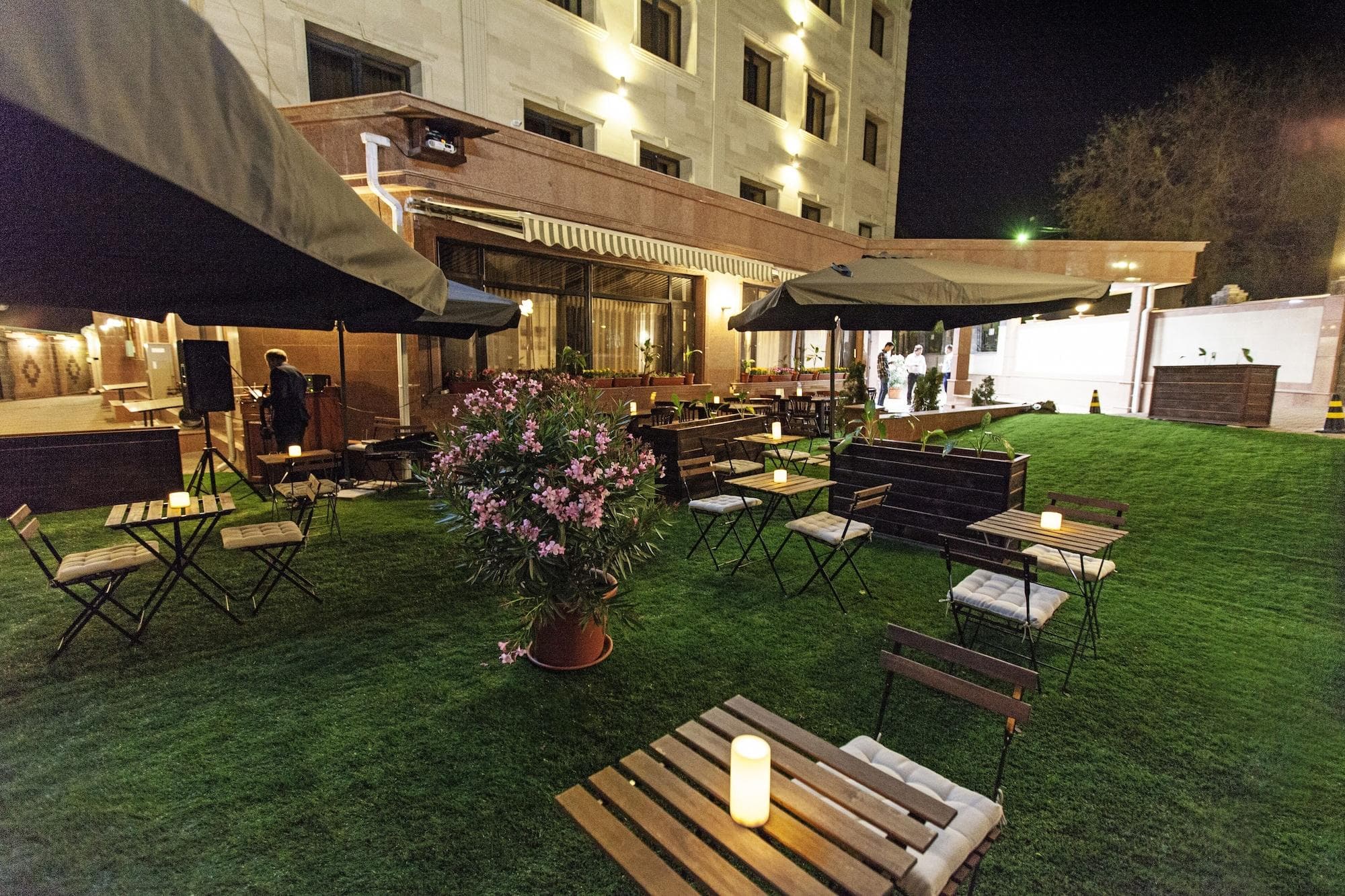 Alma Hotel